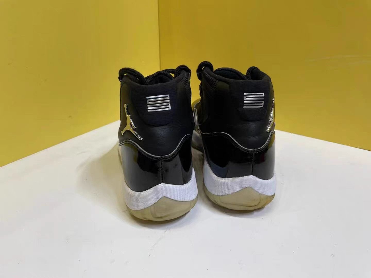 Jordan Brand Air Jordan 11 Retro Black/Silver "72-10" K15 Size US 11.5 / EU 44-45 - 7 Thumbnail