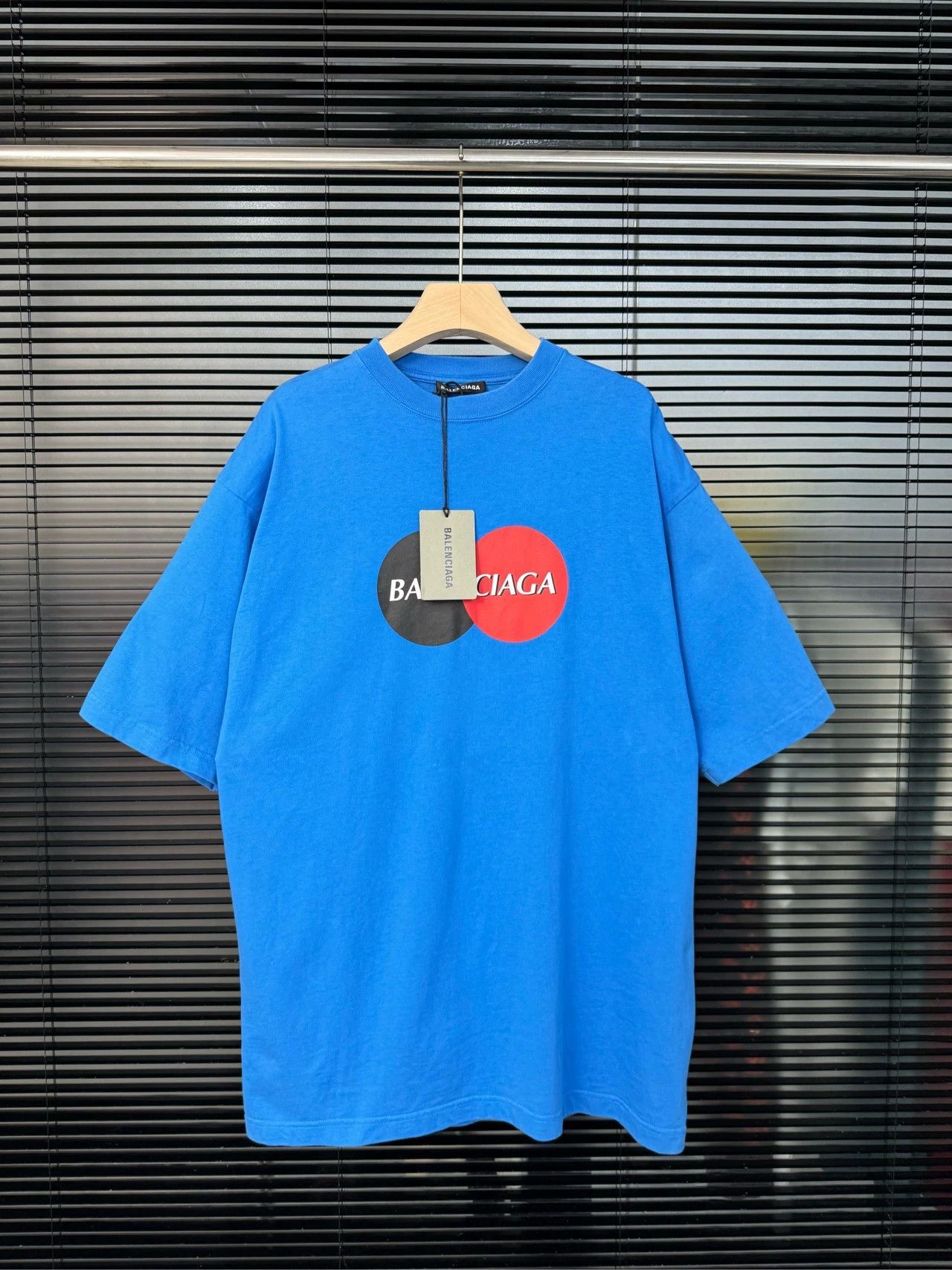 Balenciaga Balenciaga Blue Mastercard Short Sleeve Size US S / EU 44-46 / 1 - 1 Thumbnail