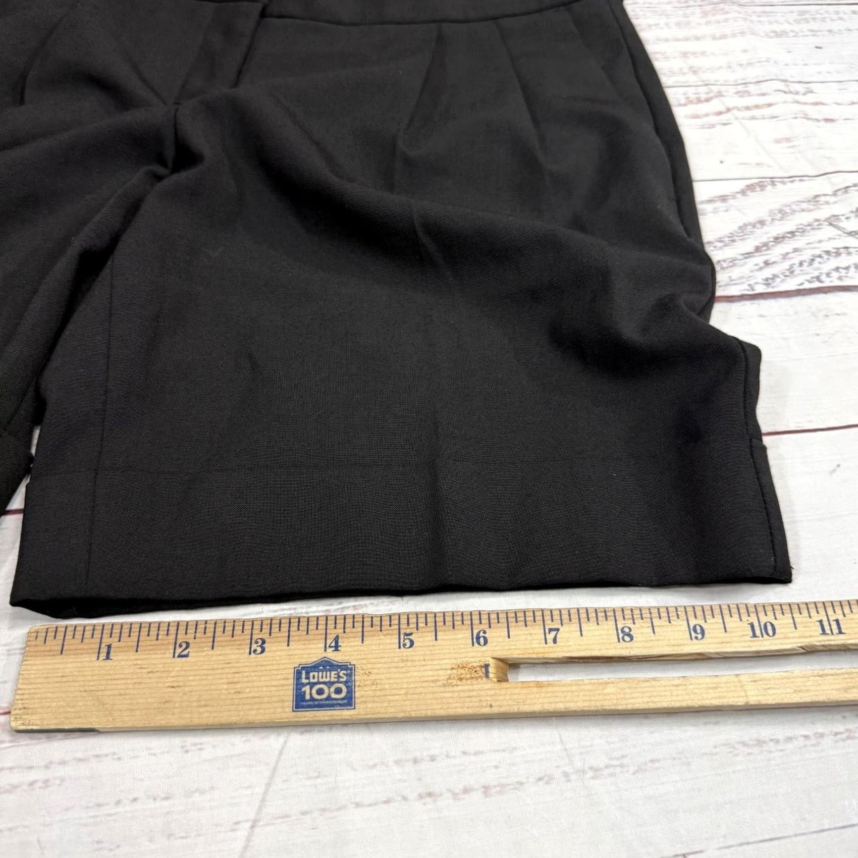 Express Express Design Studio Editor Black Pleated Front Cuffed Shorts Women's Sz 6 Size 24" / US 00 / IT 34 - 4 Thumbnail