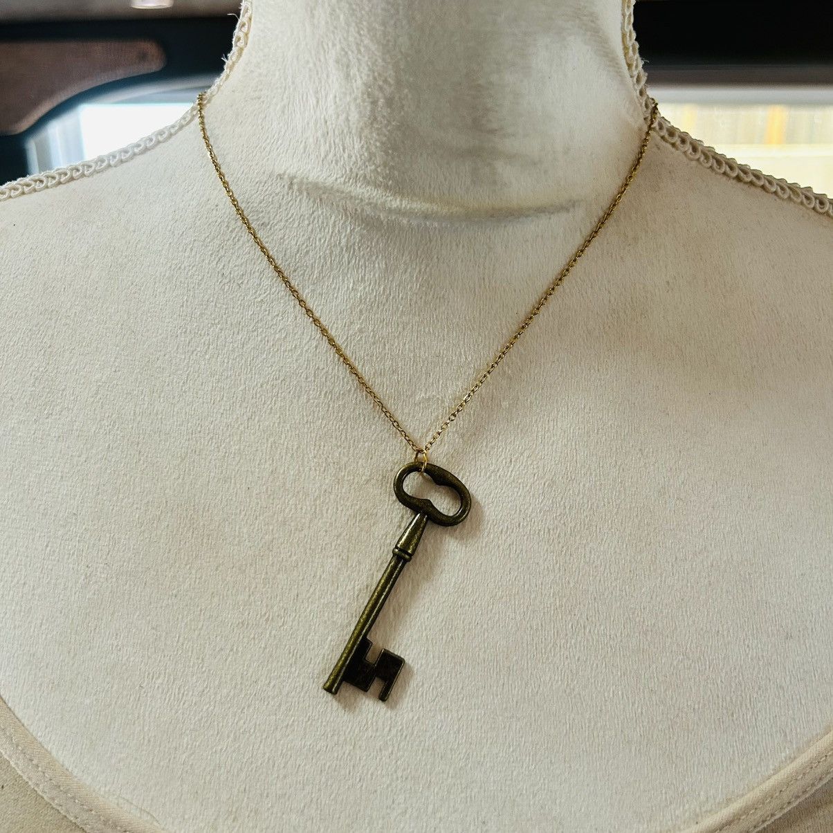 Handmade Handcrafted vintage brass skeleton key pendant necklace Size ONE SIZE - 1 Thumbnail