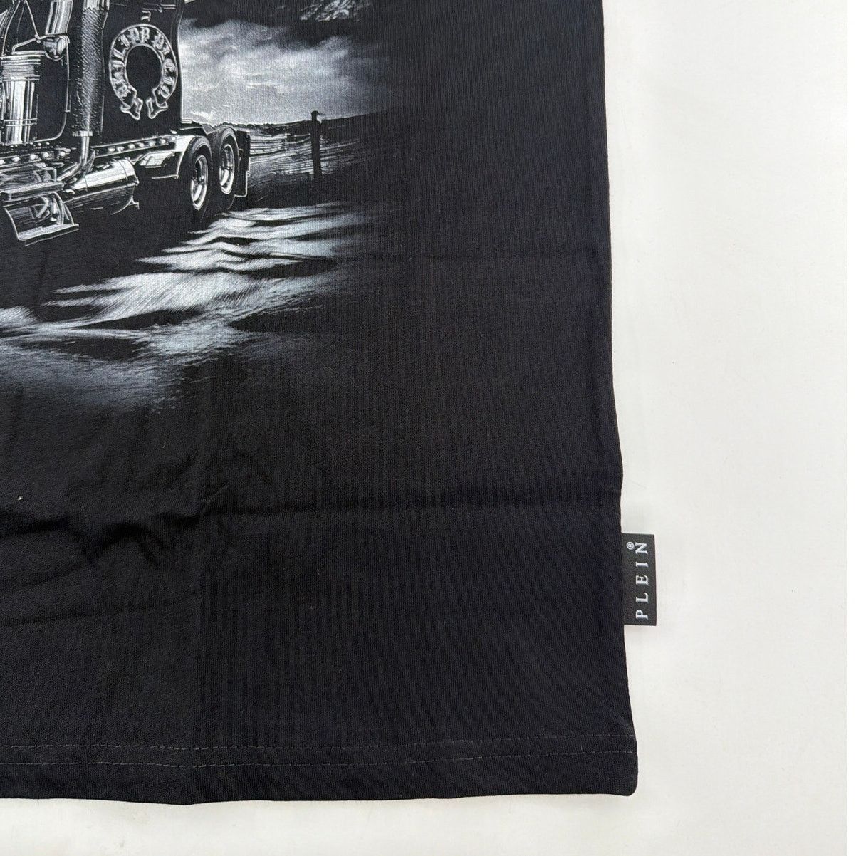 Philipp Plein Philipp Plein Black Truck Stones Round Neck T-Shirt XXL Size US XXL / EU 58 / 5 - 8 Thumbnail