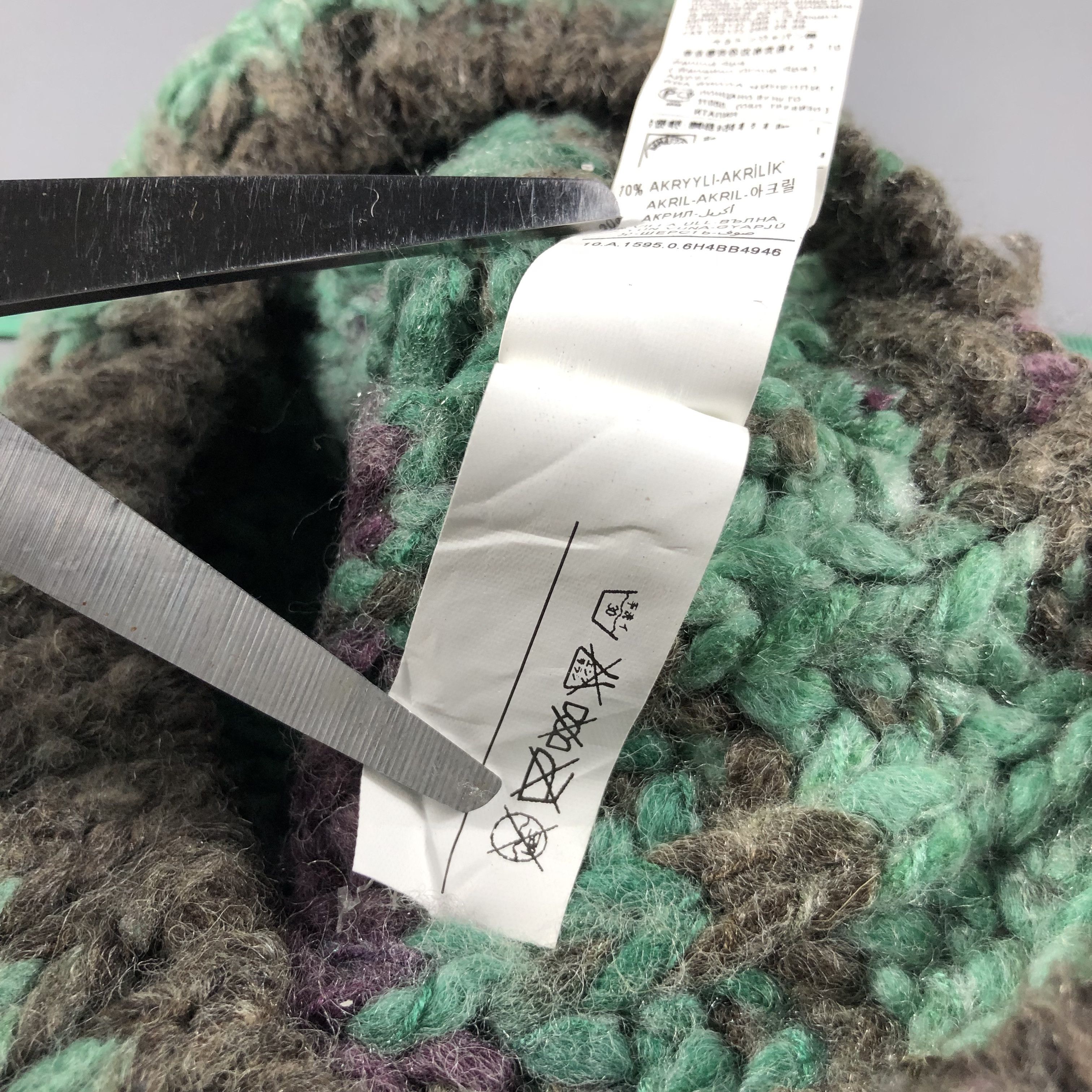United Colors Of Benetton Benetton Zucca Knit Beanie Snowcap Snow Hat B1006 Size ONE SIZE - 7 Thumbnail