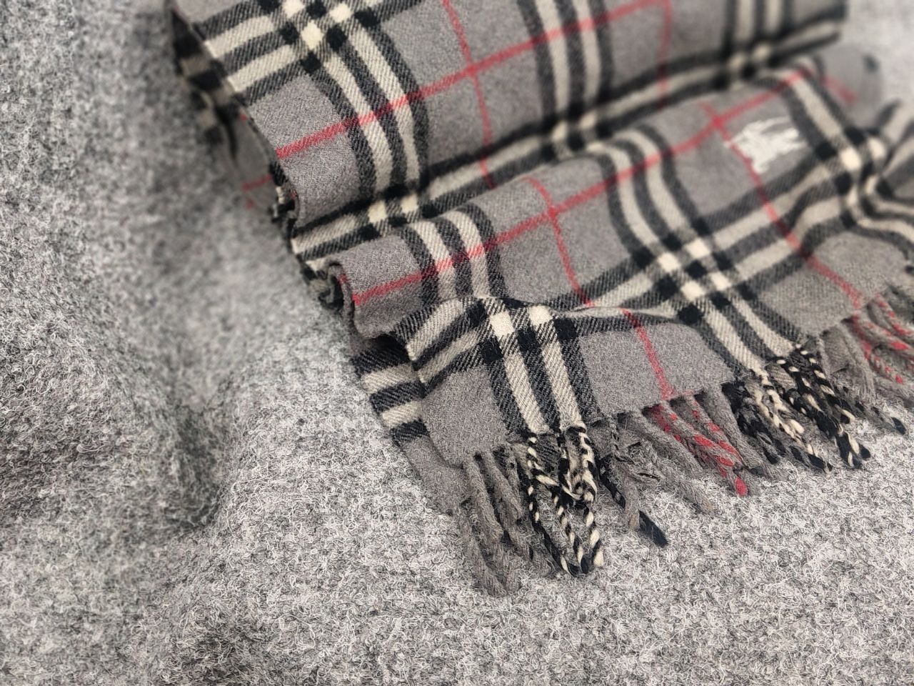 Burberry Vintage Burberry 's Classic Check Lana wool Unisex Scarf Size ONE SIZE - 4 Thumbnail