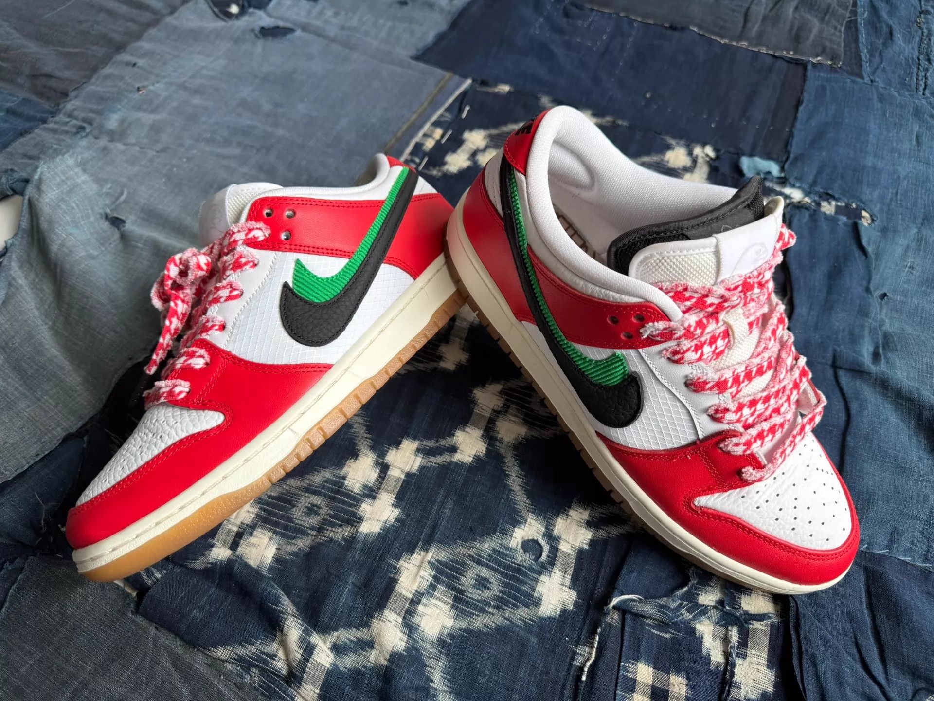 Nike Nike Dunk SB Frame Skate Habibi Low White Red US9 Size US 9 / EU 42 - 1 Thumbnail