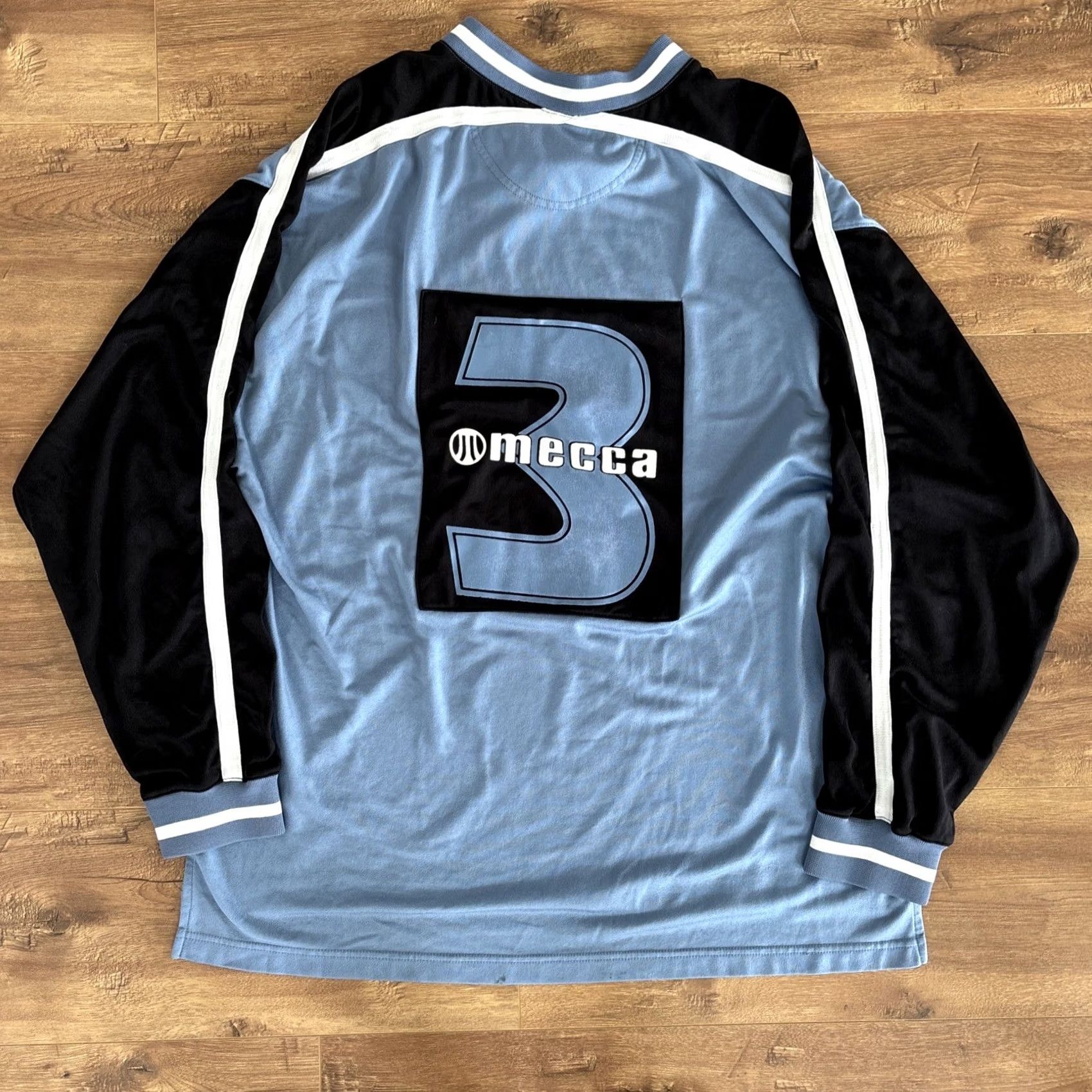 Vintage VINTAGE Mecca USA Jersey Shirt Men XL Black Blue V-Neck Short Sleeve 1990s USA Theme Shirt Mens XL Blue V Neck Short Sleeve Size US XL / EU 56 / 4 - 5 Thumbnail