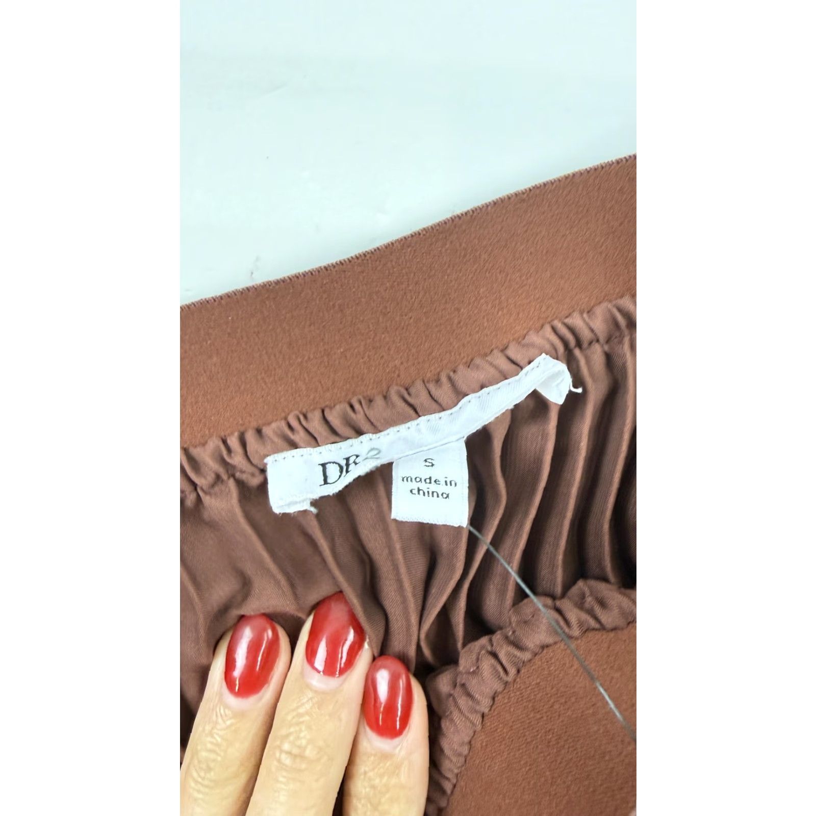 Vintage DR2 Skirt Womens Small Brown Pleated Midi Elastic Waist Pull On Polyester Size 28" / US 6 / IT 42 - 5 Thumbnail