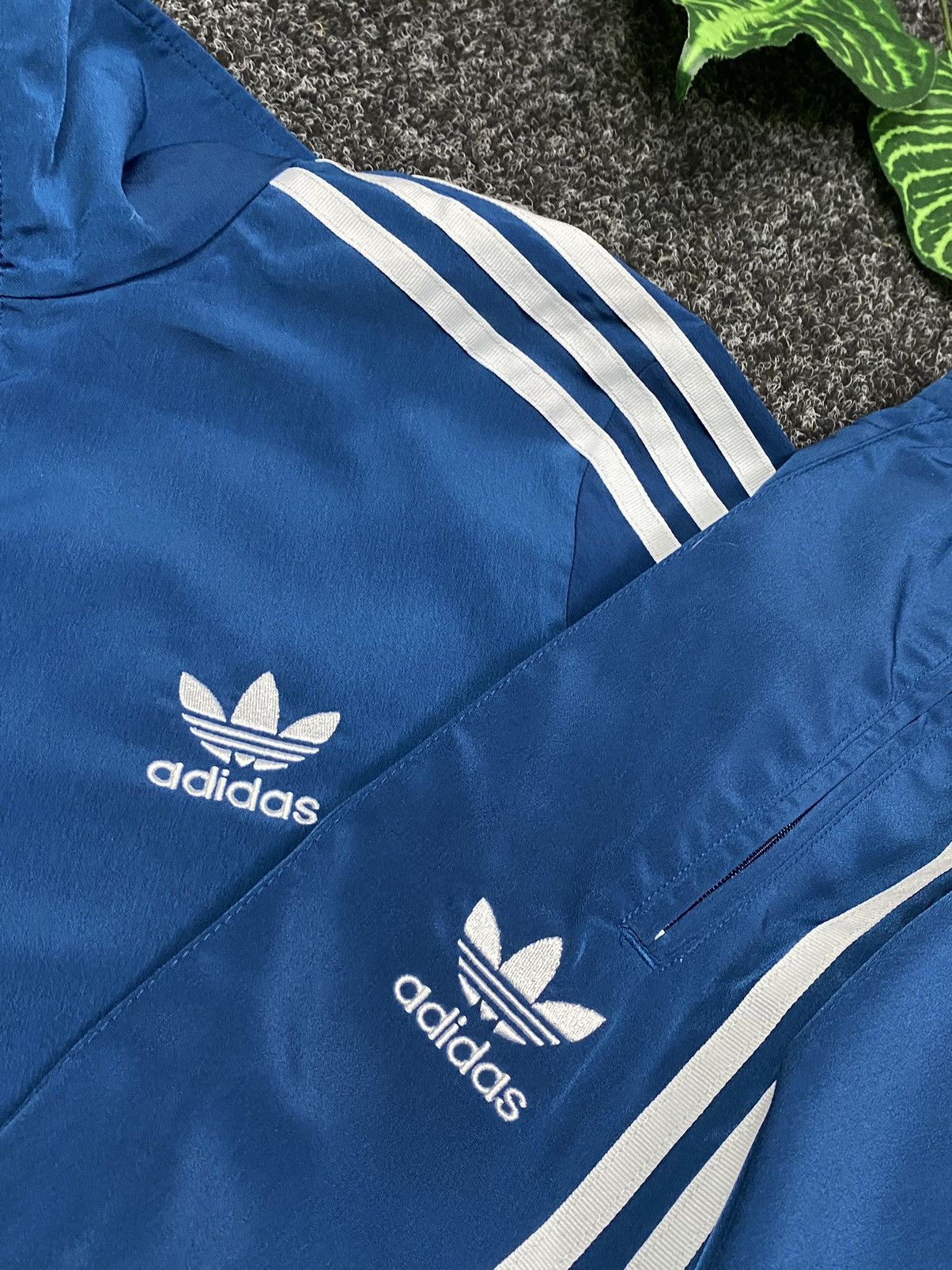 Adidas Women's tracksuit Adidas Essential y2k hype size s/M Size 34" / US 12 / IT 48 - 11 Thumbnail