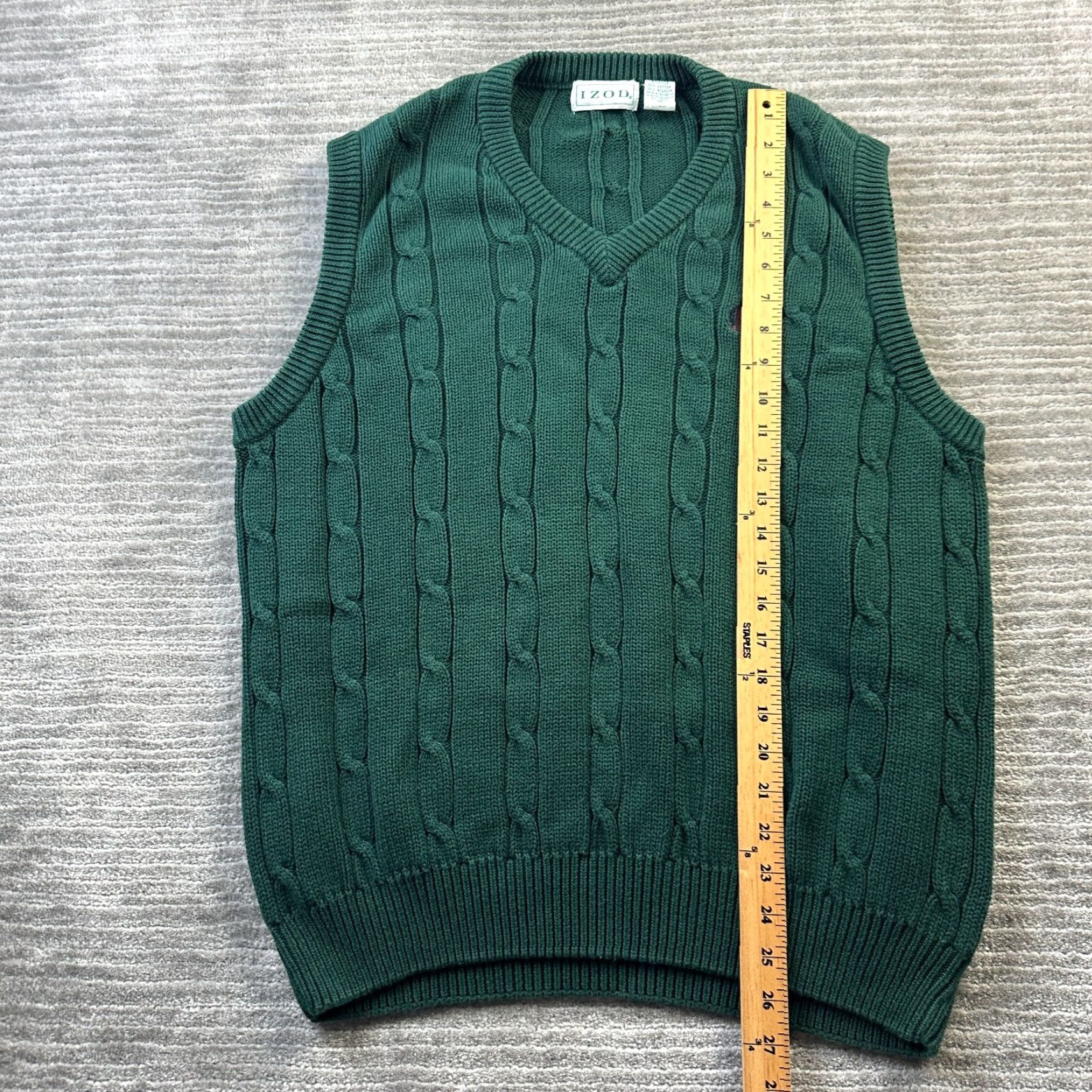 Izod VINTAGE Izod Vest Mens L Green Cable Knit Cricket Tennis Golf Vest Size US L / EU 52-54 / 3 - 8 Thumbnail