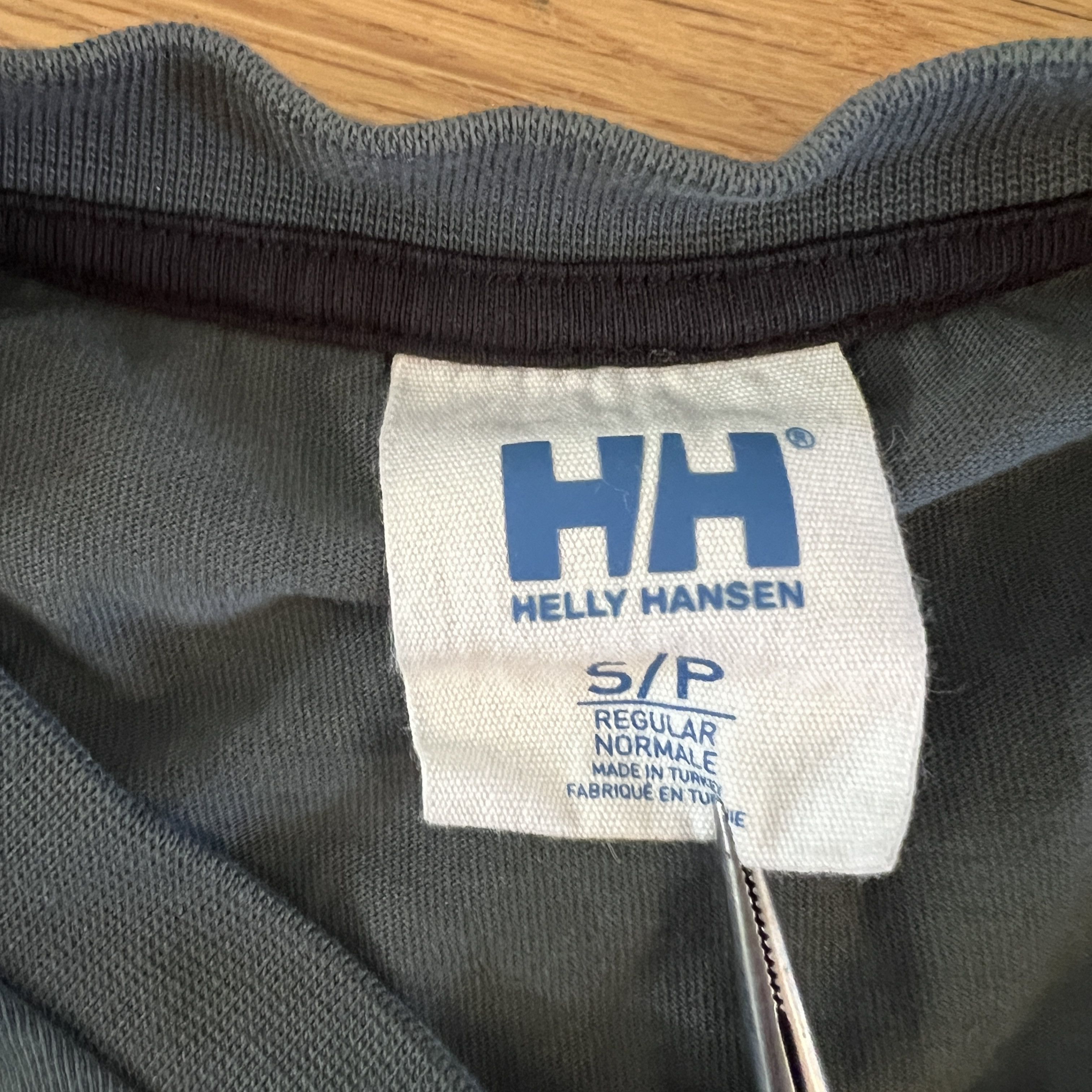 Helly Hansen T-Shirt w/Removable Crossbody Bag - Men's Small/Medium Size US S / EU 44-46 / 1 - 4 Thumbnail