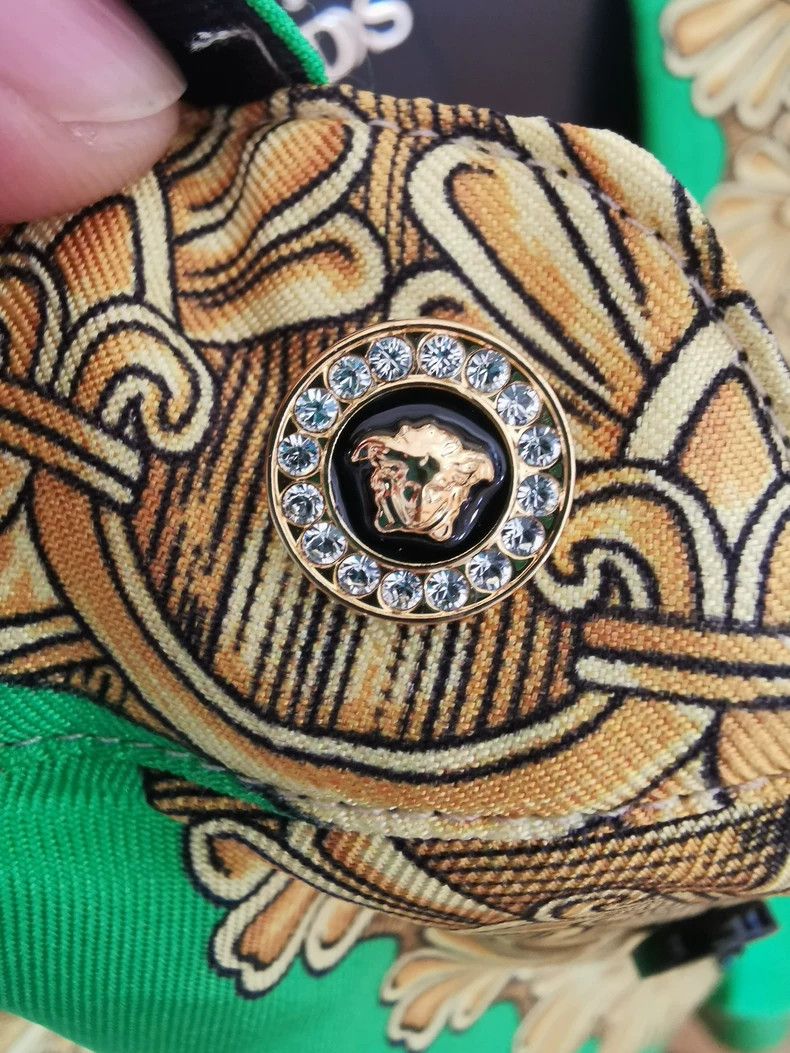 Versace Versace Genuine silk shirt Size US M / EU 48-50 / 2 - 5 Thumbnail