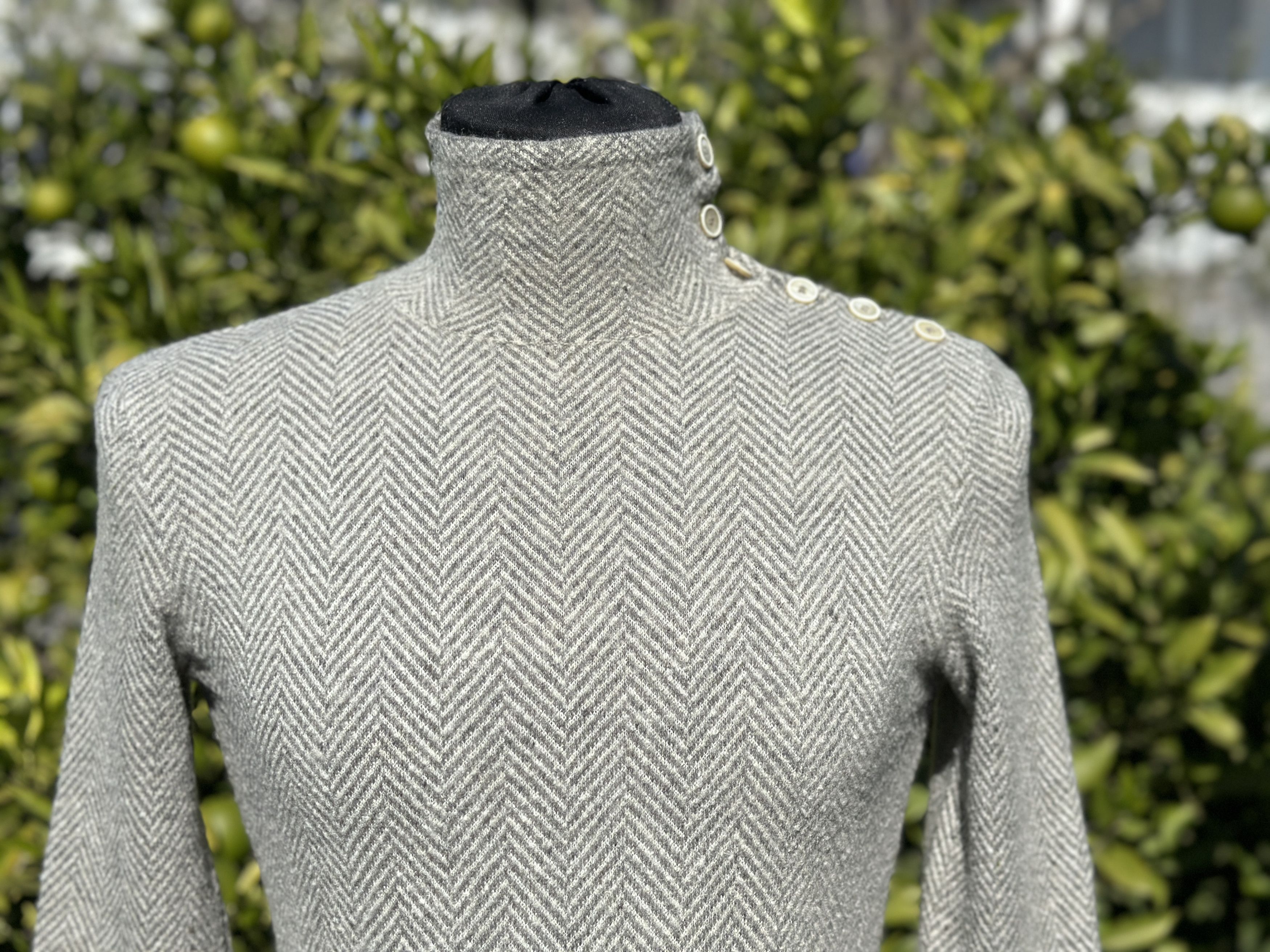 Ralph Lauren Purple Label Ralph Lauren Purple Label Herringbone Button Shoulder Sweate Size US L / EU 52-54 / 3 - 9 Thumbnail