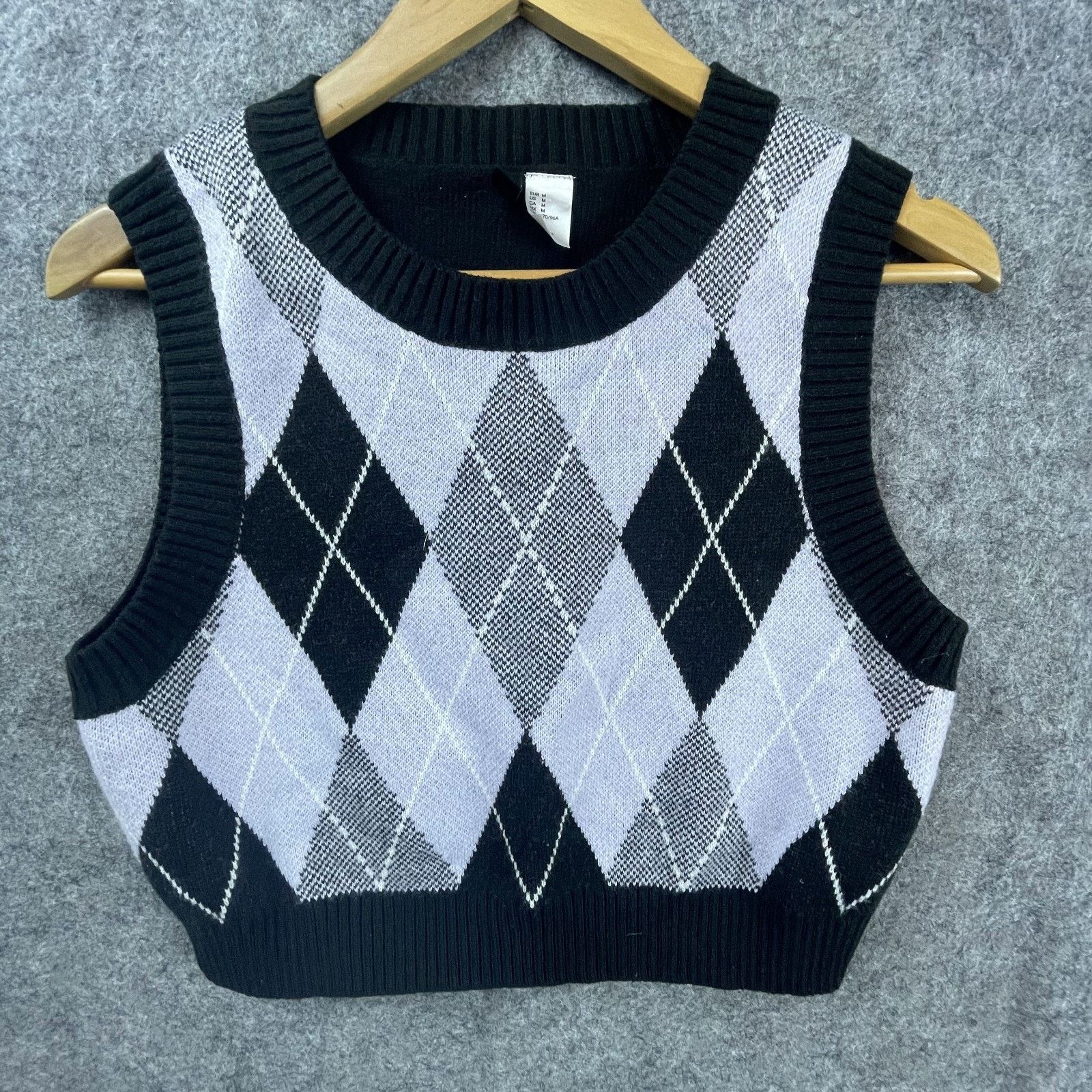 H&M H&M Divided Sweater Vest Womens M Black Grey Argyle Academia Size M / US 6-8 / IT 42-44 - 1 Thumbnail