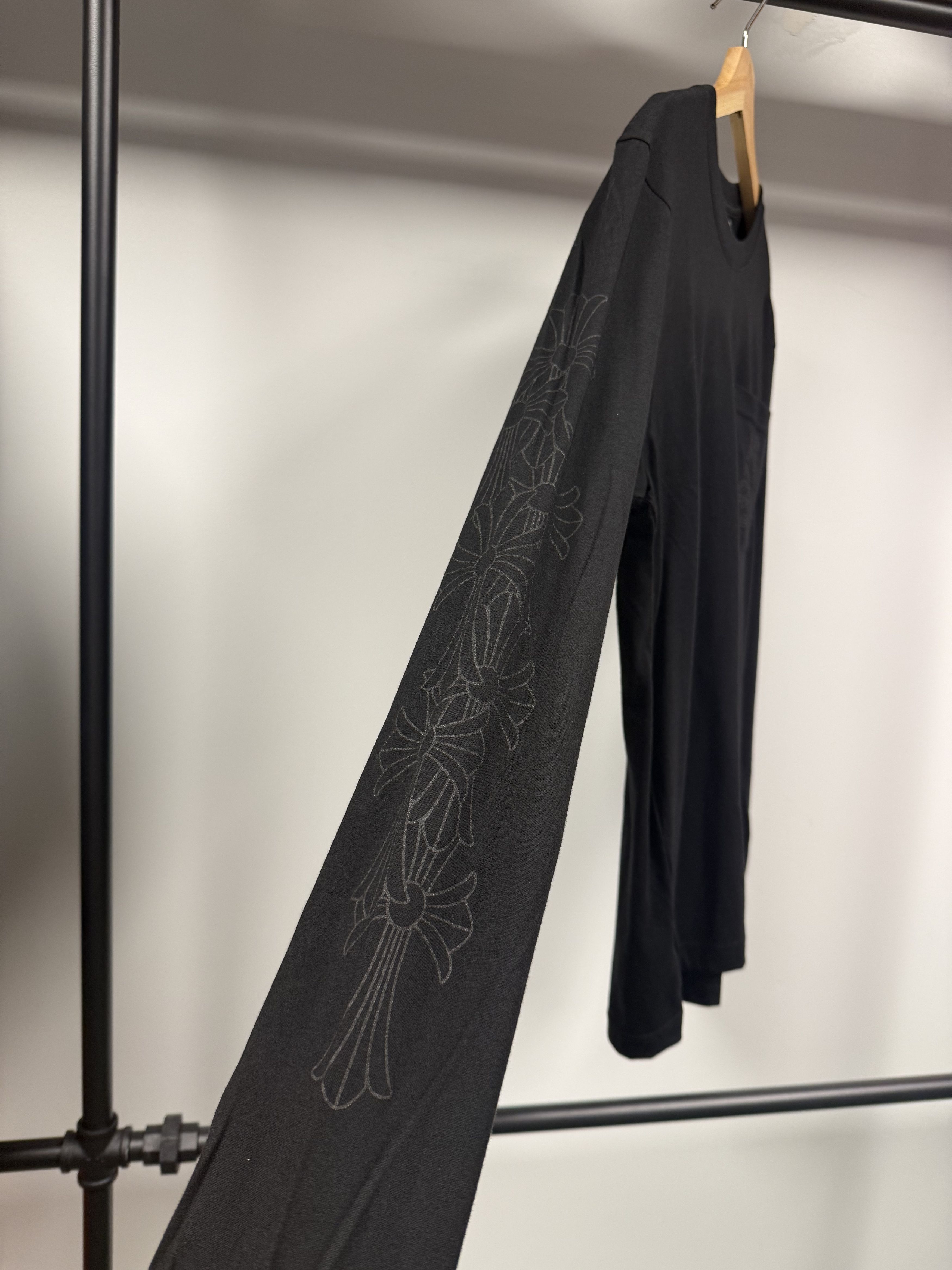 Chrome Hearts Chrome Hearts "Miami" Crosses Black on Black L/S -M Size US M / EU 48-50 / 2 - 3 Thumbnail