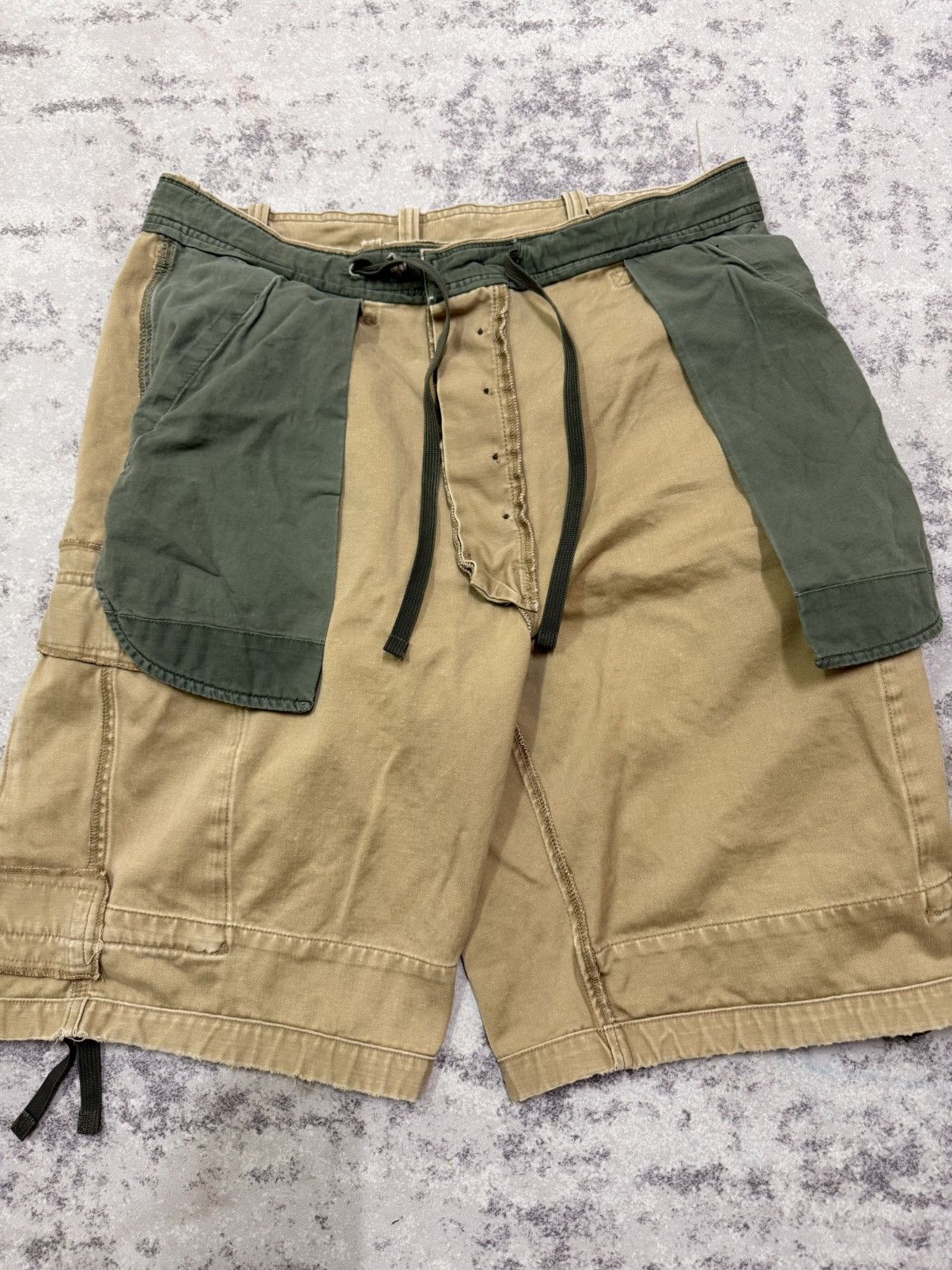 Abercrombie & Fitch Abercrombie and fitch khakis cargo short pants Size US 34 / EU 50 - 13 Thumbnail