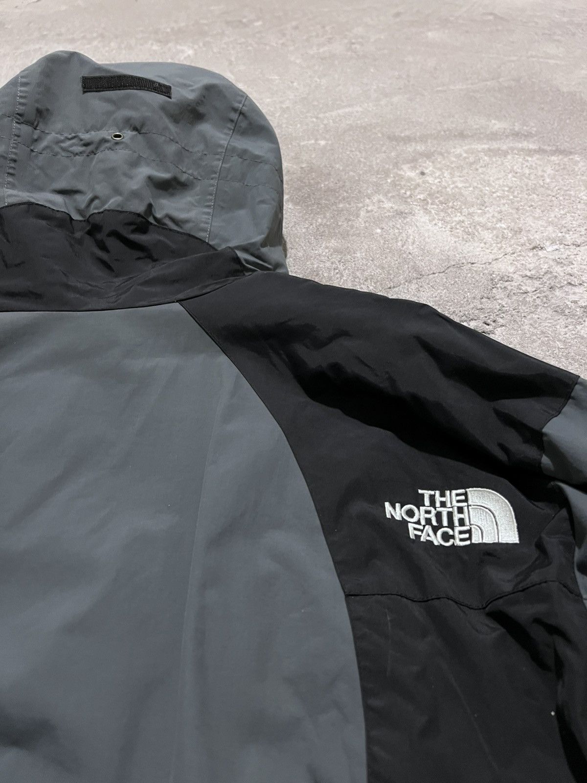 The North Face Vintage The North Face Gore-tex Jacket Size US L / EU 52-54 / 3 - 10 Thumbnail
