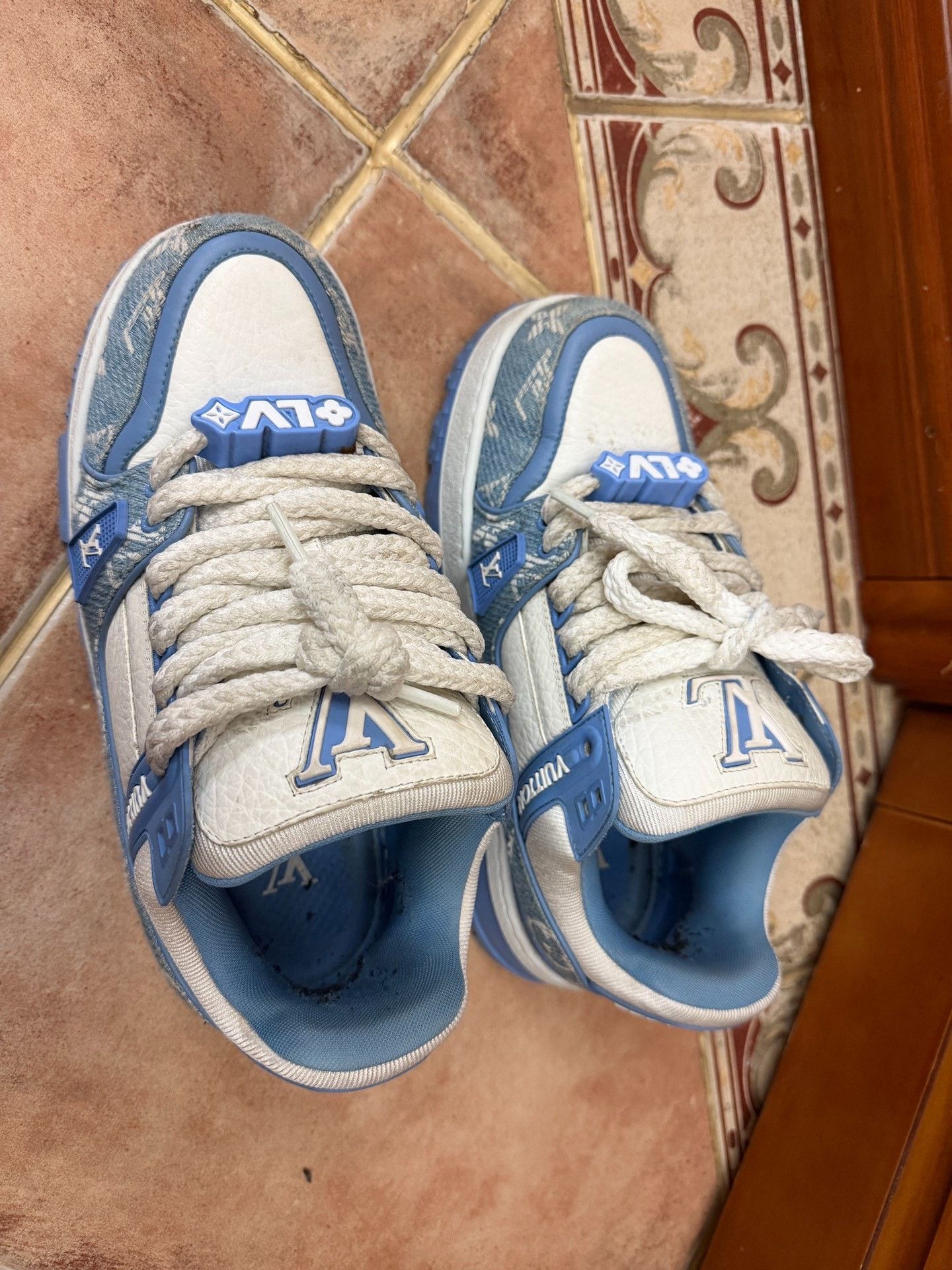Louis Vuitton LV Trainer Maxi White Blue Sneakers Size US 9 / EU 42 - 1 Thumbnail