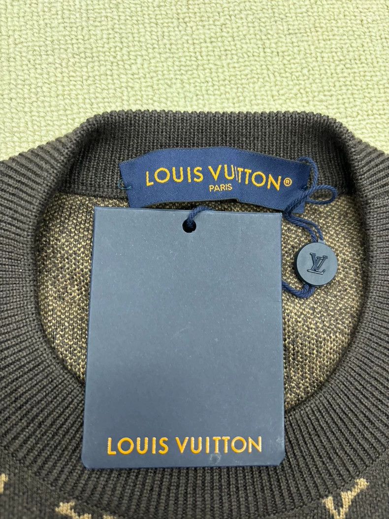 Louis Vuitton Louis Vuitton FW23 Logo Graffiti Full Print Crew Neck Long Size US XL / EU 56 / 4 - 4 Thumbnail