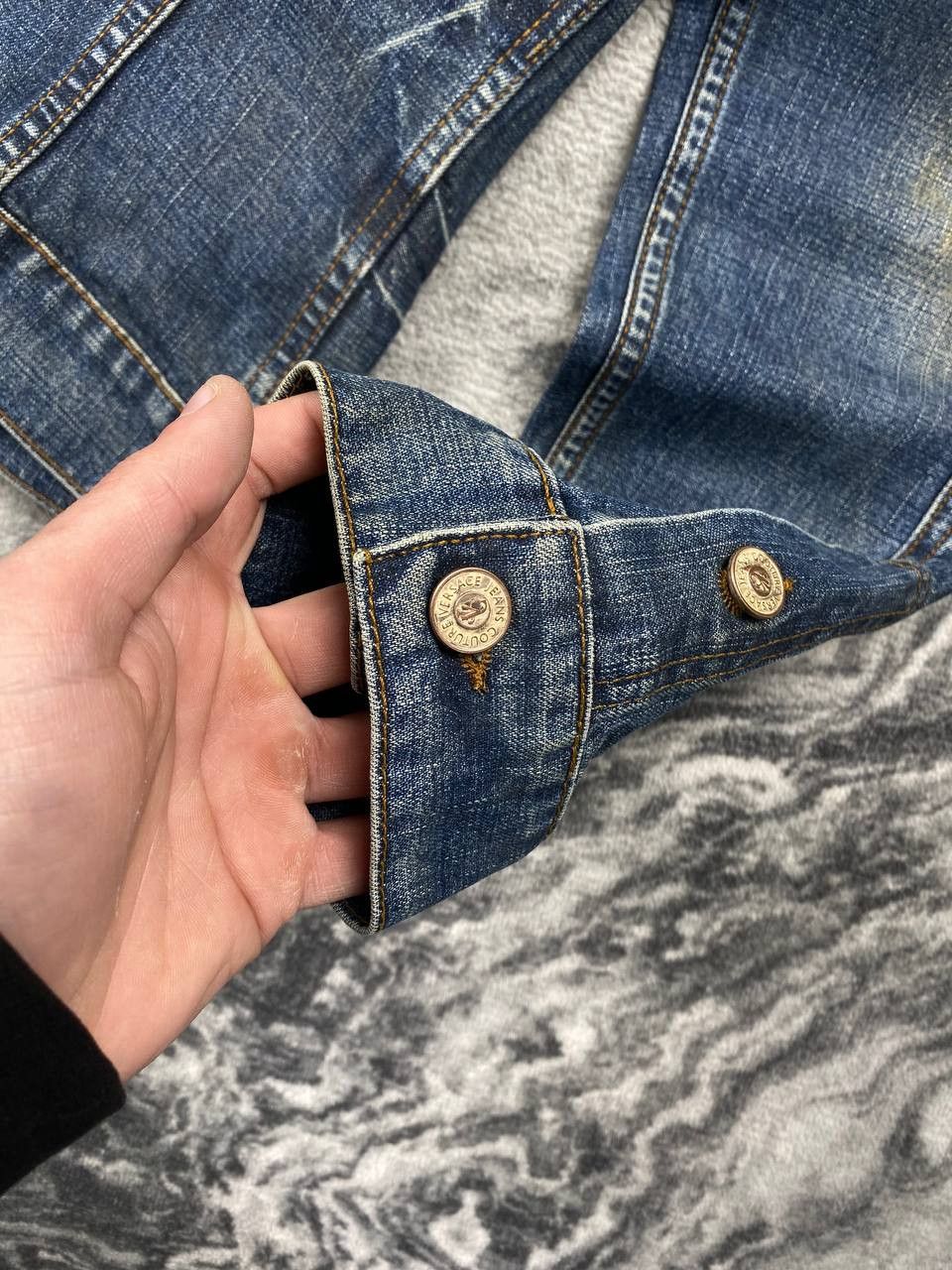 Versace Vintage Versace Jeans Couture Denim Jacket Big Logo Women Size M / US 6-8 / IT 42-44 - 2 Thumbnail