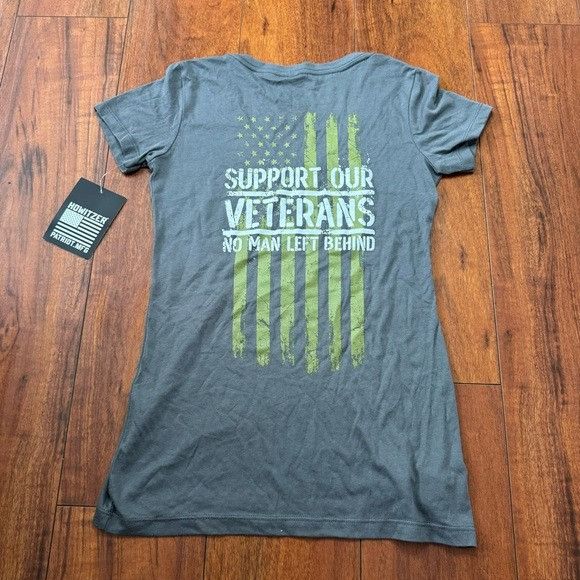 Designer NWT WOMEN’S HOWITZER PATRIOT SUPPORT OUT VETERANS V-NECK T-S Size S / US 4 / IT 40 - 2 Thumbnail