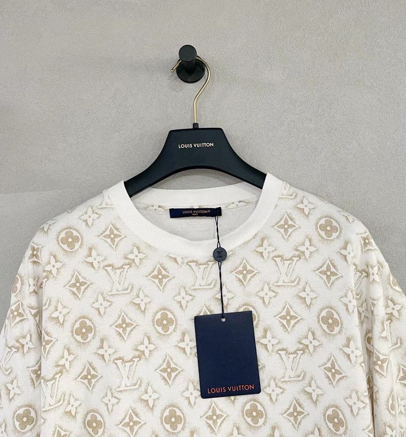 Louis Vuitton Louis Vuitton White full logo short sleeve 2503-Nextarrow Size US L / EU 52-54 / 3 - 3 Thumbnail