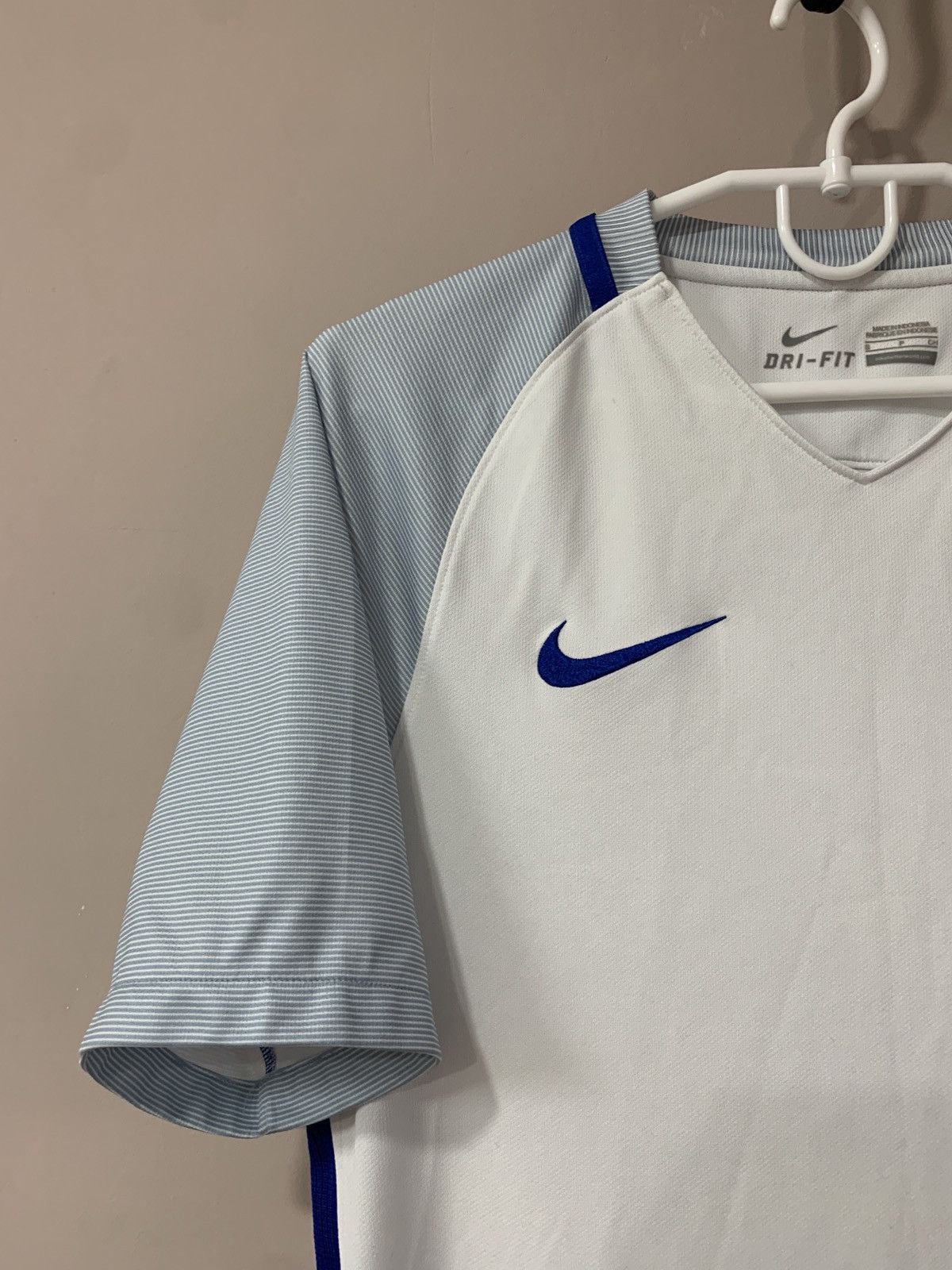 Nike England 2016 Home Football Shirt Nike Soocer Jersey Size S Size US S / EU 44-46 / 1 - 4 Thumbnail