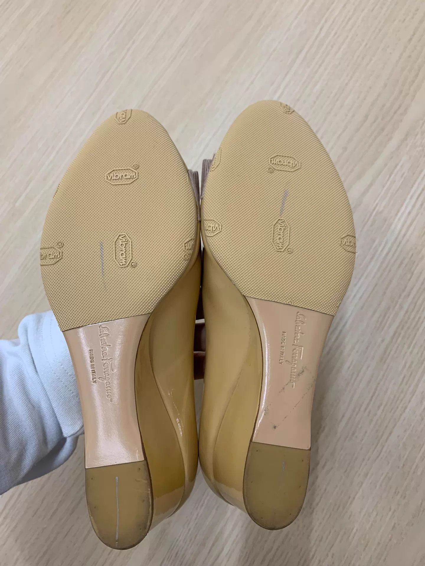 Salvatore Ferragamo FERRAGAMO Yellow Open Toe Bow Heels US 5 Size US 5 / IT 35 - 4 Thumbnail