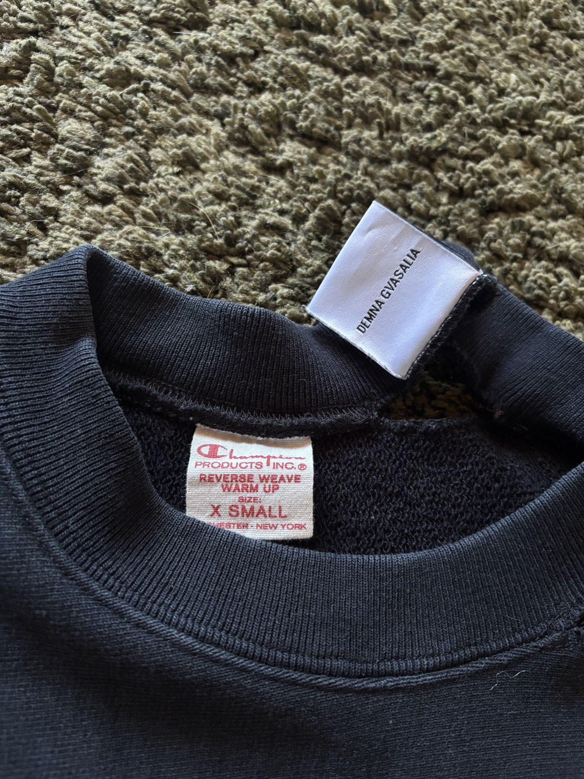 Champion × Vetements SS17 Vetements x Champion Cut Out Oversized Crewneck Size US XS / EU 42 / 0 - 6 Thumbnail