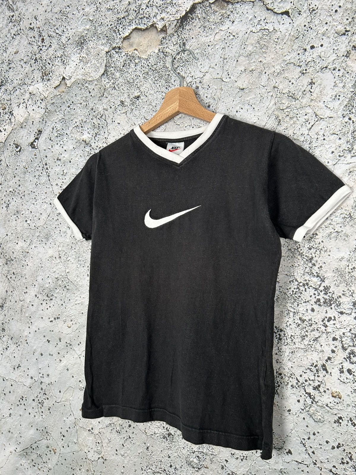 Nike Vintage Nike 90s Big Swoosh Tee Rap Skate Sport Retro Size US XS / EU 42 / 0 - 2 Thumbnail