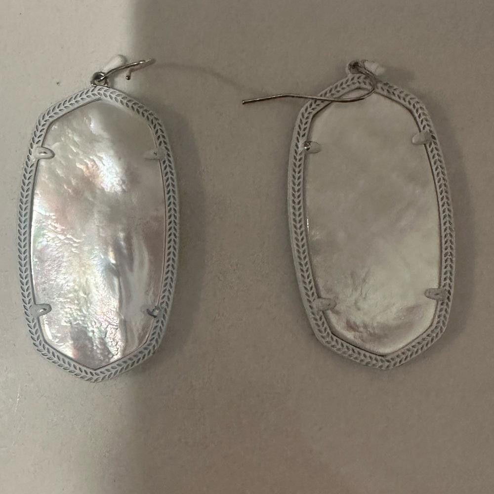 Kendra Scott Kendra Scott Danielle Earrings Ivory Pearl Matte White Frame Size ONE SIZE - 3 Thumbnail