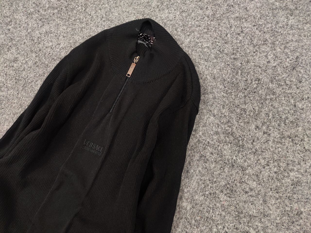 Versace Jeans Couture Vintage 90's Versace Jeans Couture Center Logo Sweaater Size US M / EU 48-50 / 2 - 4 Thumbnail