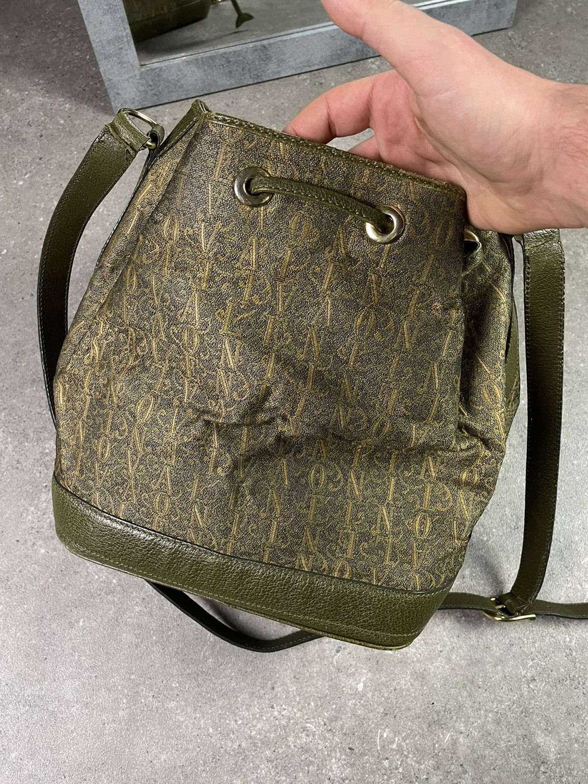 Valentino × Vintage Vintage 90s Valentino Garavani Bucket Bag Size ONE SIZE - 9 Thumbnail