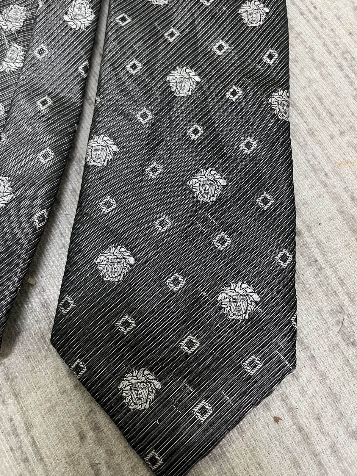 Versace Versace medusa monogram tie Size ONE SIZE - 2 Thumbnail