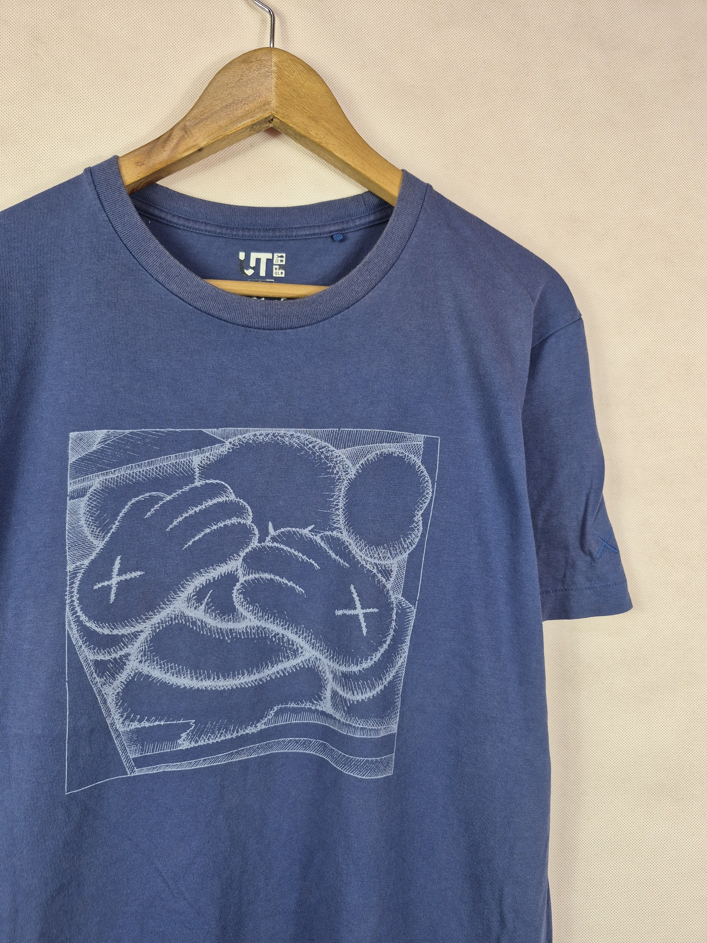Kaws × Uniqlo 🔥 Uniqlo Kaws Streetwear Tee Size US L / EU 52-54 / 3 - 2 Thumbnail