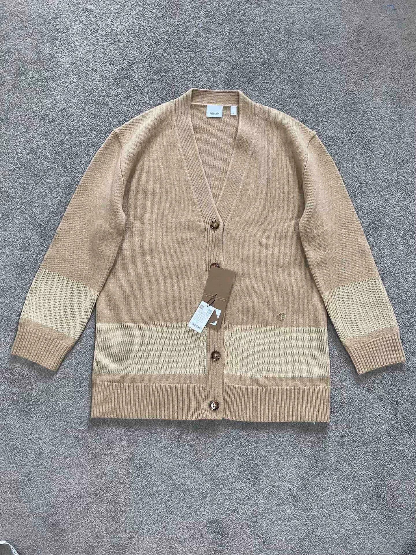 Burberry BURBERRY TB Logo Cashmere Blend Cardigan Size US M / EU 48-50 / 2 - 1 Thumbnail