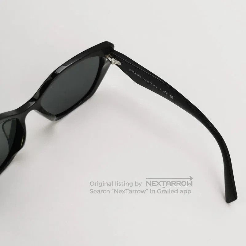 Prada Prada Oversized Black Frame Sunglasses with Logo. Size ONE SIZE - 5 Thumbnail