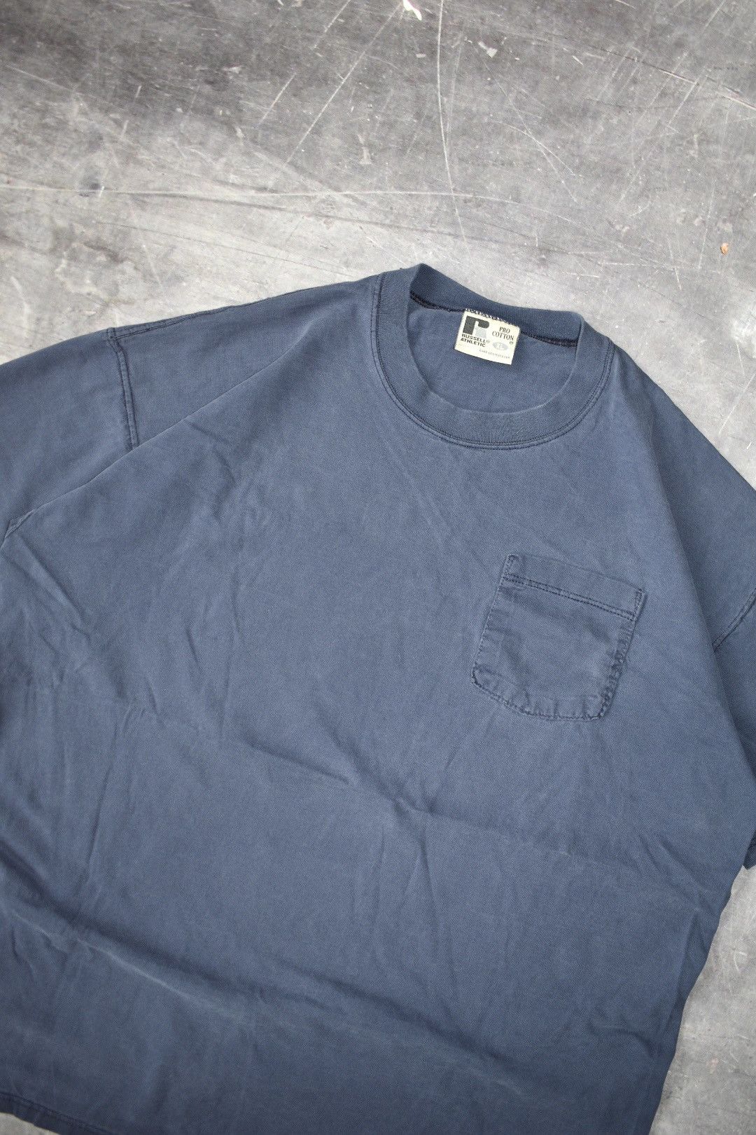 Russell Athletic Vintage 90s Russell Athletic T-Shirt (XL) Size US XL / EU 56 / 4 - 3 Thumbnail
