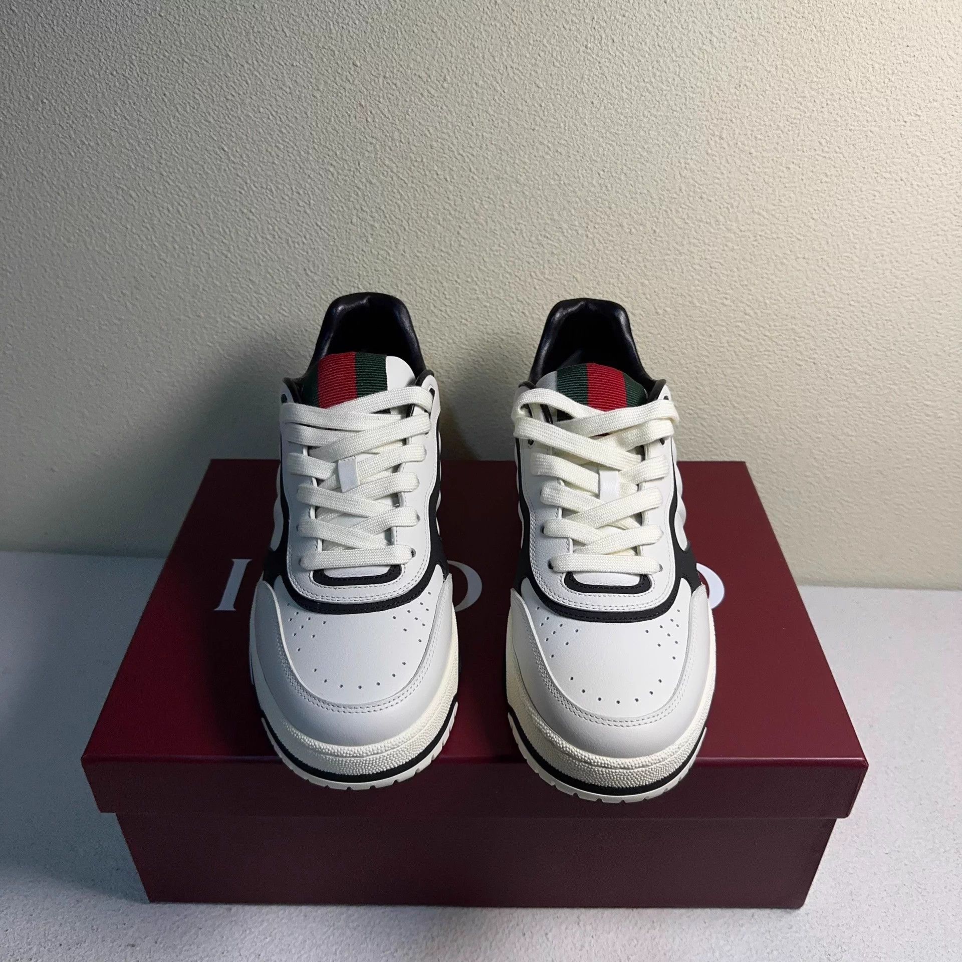 Gucci GUCCI Re-Web Leather Round Toe Lace-Up Sneakers White 43.5 Size US 10.5 / EU 43-44 - 2 Thumbnail