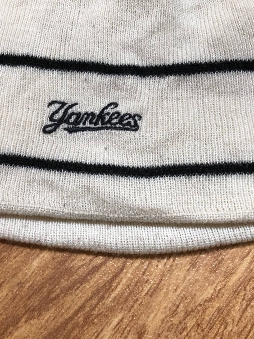 New York Yankees Vintage New York Yankees Y2K Logo Beanie Hat Size ONE SIZE - 11 Thumbnail