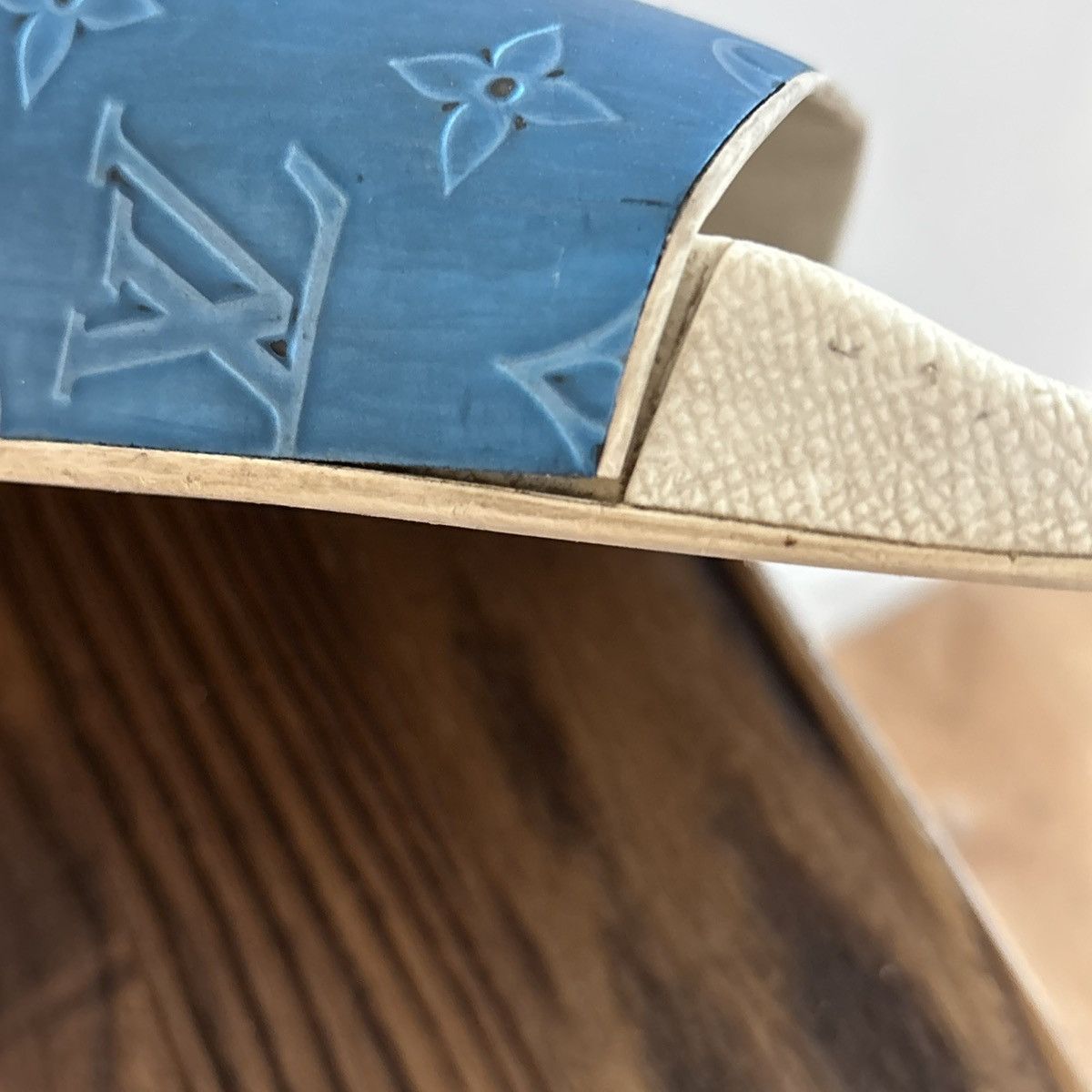 Louis Vuitton Louis Vuitton Blue Monogram Slide size 7 LV / 8 US Size US 8 / EU 41 - 9 Thumbnail