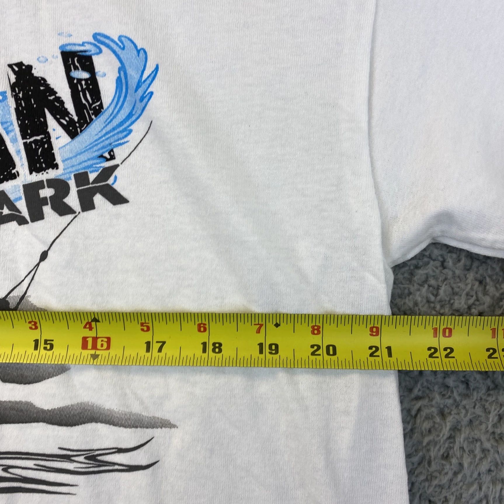 Gildan GILDAN Essentials Logo T-Shirt White Adult Large Short Sleeve Regular Fit Mens Size US L / EU 52-54 / 3 - 4 Thumbnail