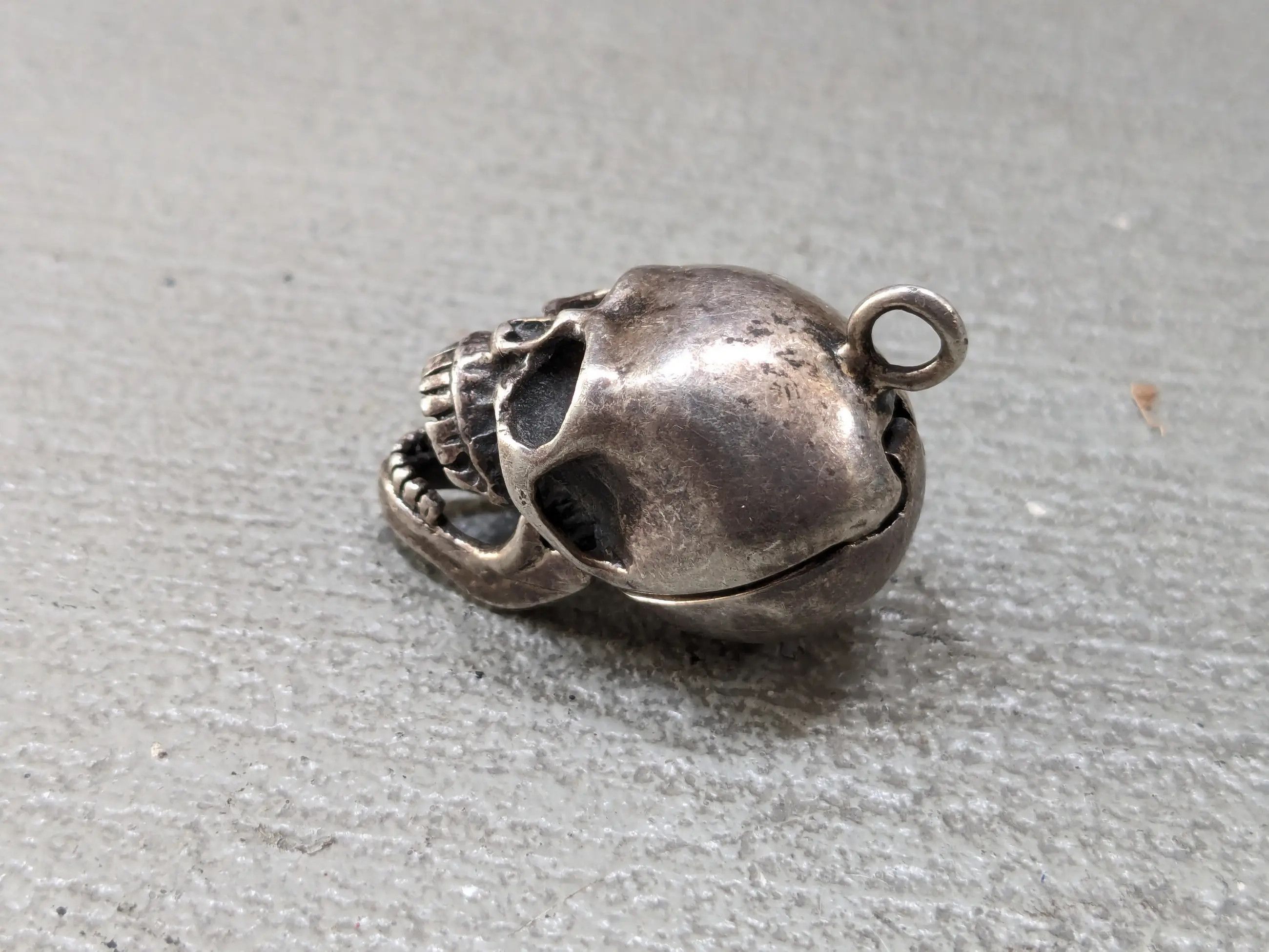 Vintage Vintage Skull Pendant Skeleton Locket Punk Rock Biker Y2K Size ONE SIZE - 3 Thumbnail