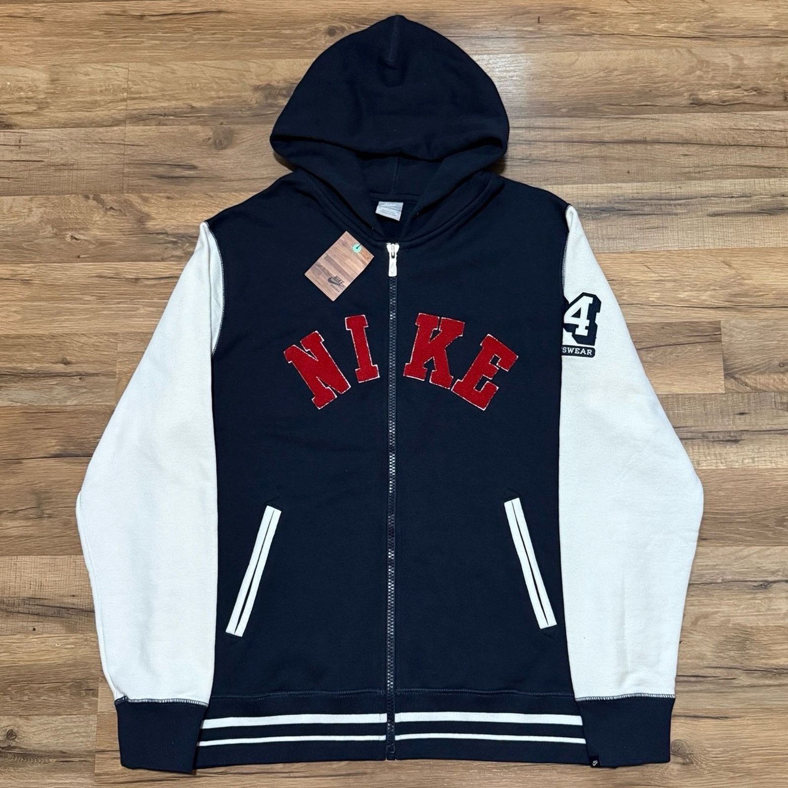 Nike 2010 Nike Spell Out Zip Up Varsity Style Hoodie Sweatshirt Size US XL / EU 56 / 4 - 3 Thumbnail