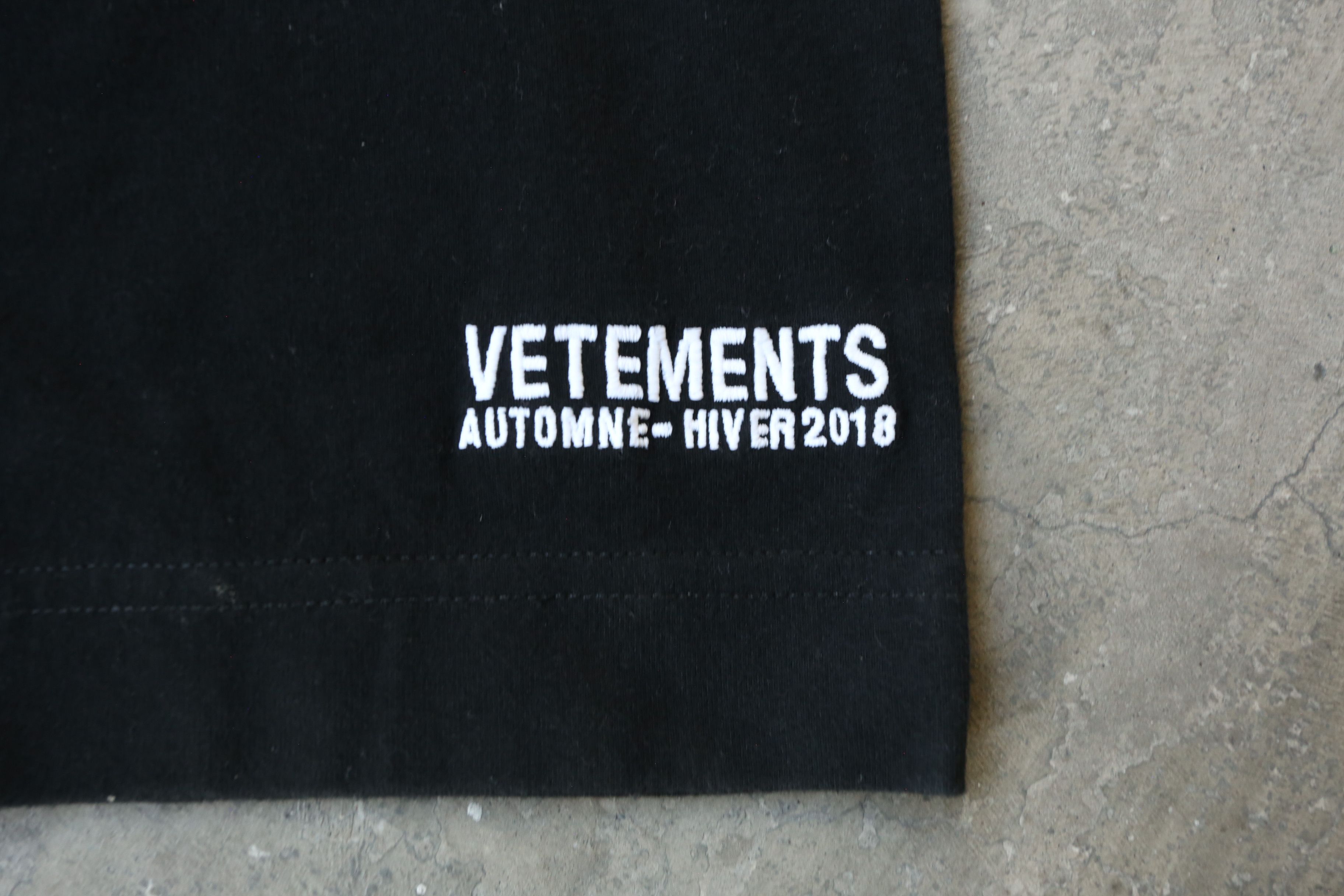 Vetements Vetements - F/W 18 - "Love Me to Death" Longsleeves Size US L / EU 52-54 / 3 - 4 Thumbnail