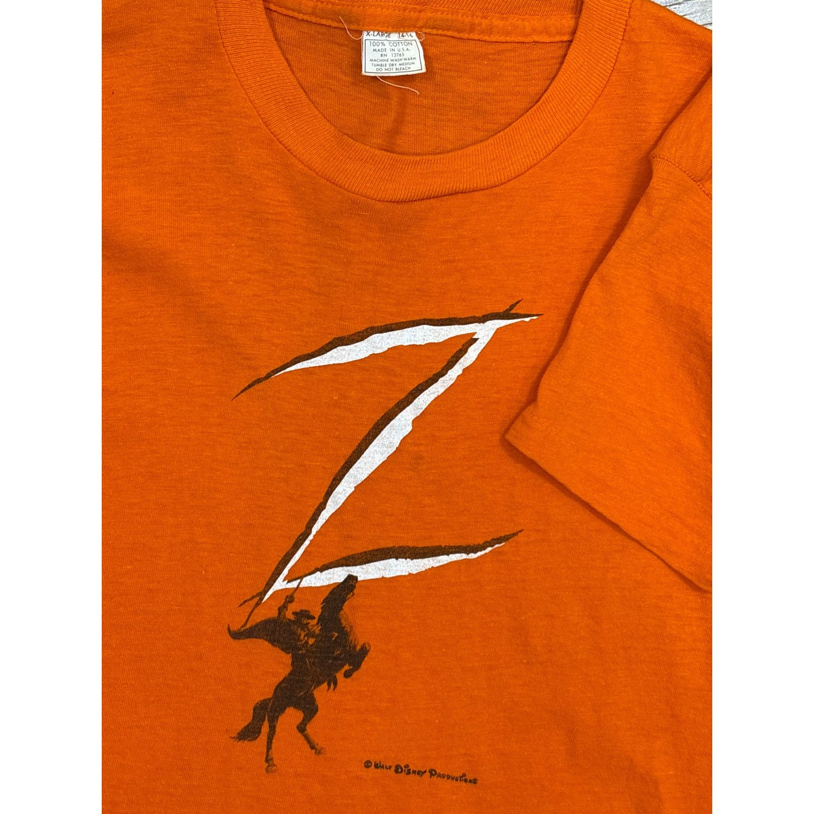 Disney Vtg 70s Sign of Zorro Youth XL single stitch shirt Disney Size XS / US 0-2 / IT 36-38 - 8 Thumbnail