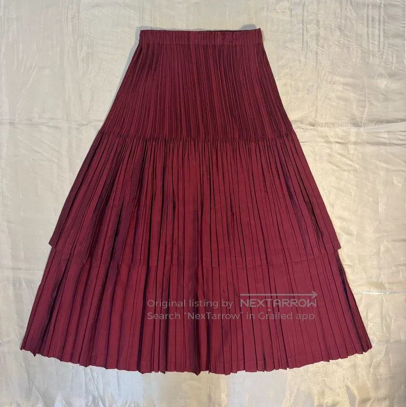 Issey Miyake Issey Miyake Double-layer Organ Pleated Burgundy Iridescen Size 25" / US 0 / IT 36 - 2 Thumbnail