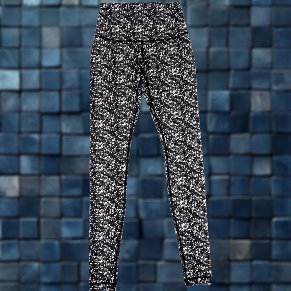 Lululemon Lululemon Align Leggings Women 4 Black White Confetti Print EUC Stretch Yoga Pants Size 27" / US 4 / IT 40 - 1 Thumbnail