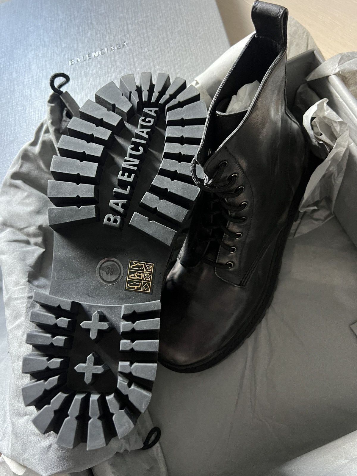 Balenciaga 🔥WORN OUT Strike Boots in Black Size US 6 / EU 39 - 3 Thumbnail