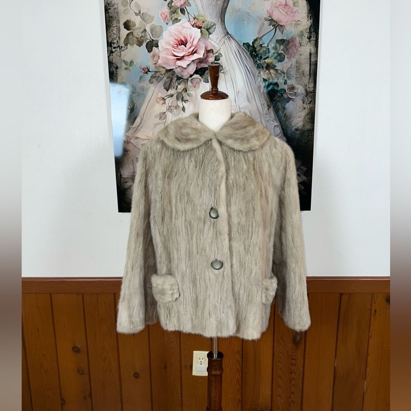 Vintage Stunning Vintage 1960s A.J. Ugent Azurene Mink Fur Coat! Size M / US 6-8 / IT 42-44 - 2 Thumbnail