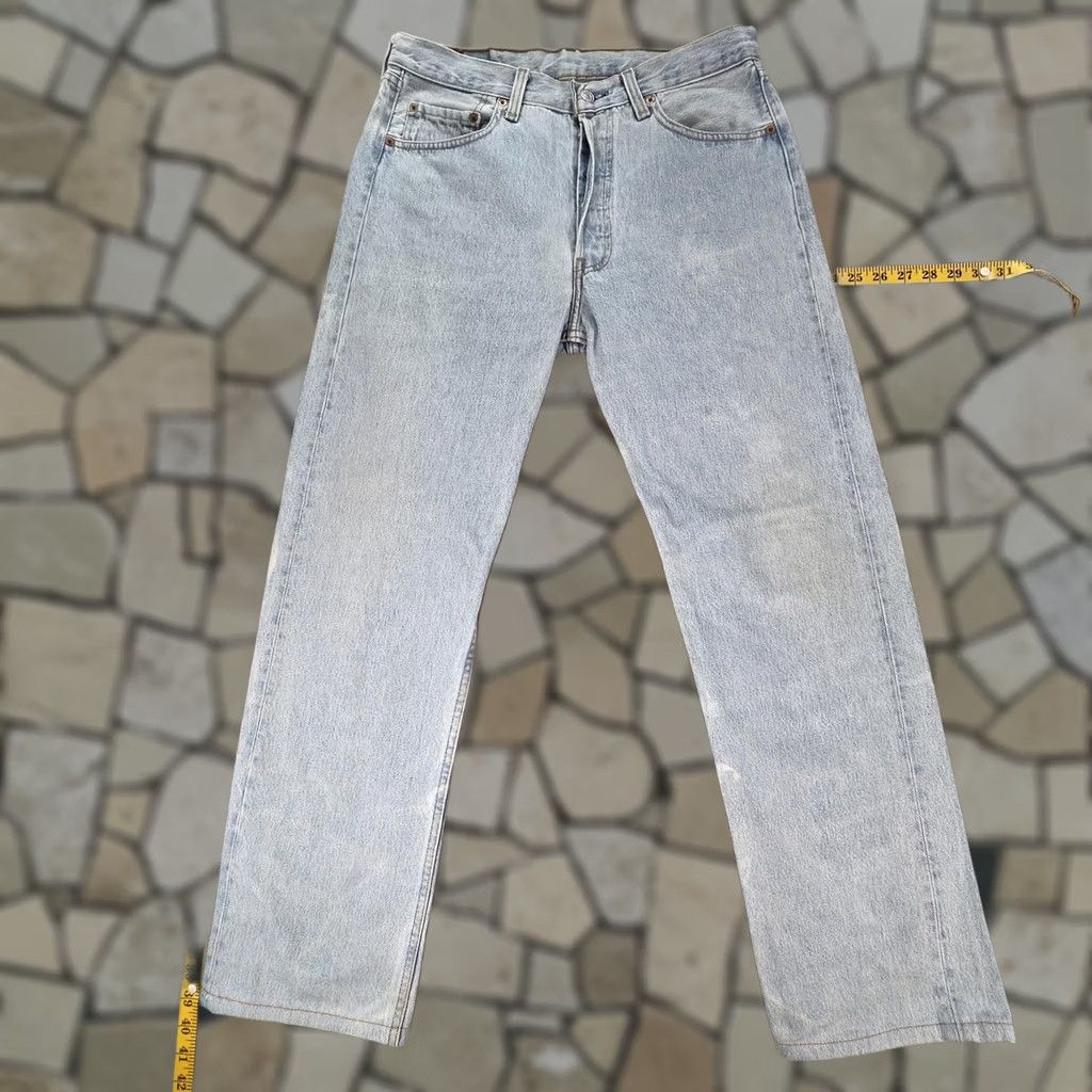 Levi's VINTAGE Levi's 501 Jeans Mens 31x29 Blue Light Wash Button Fly Straight Denim 29 Inseam Regular Fit Pockets Logo Distressed Size US 31 - 1 Thumbnail