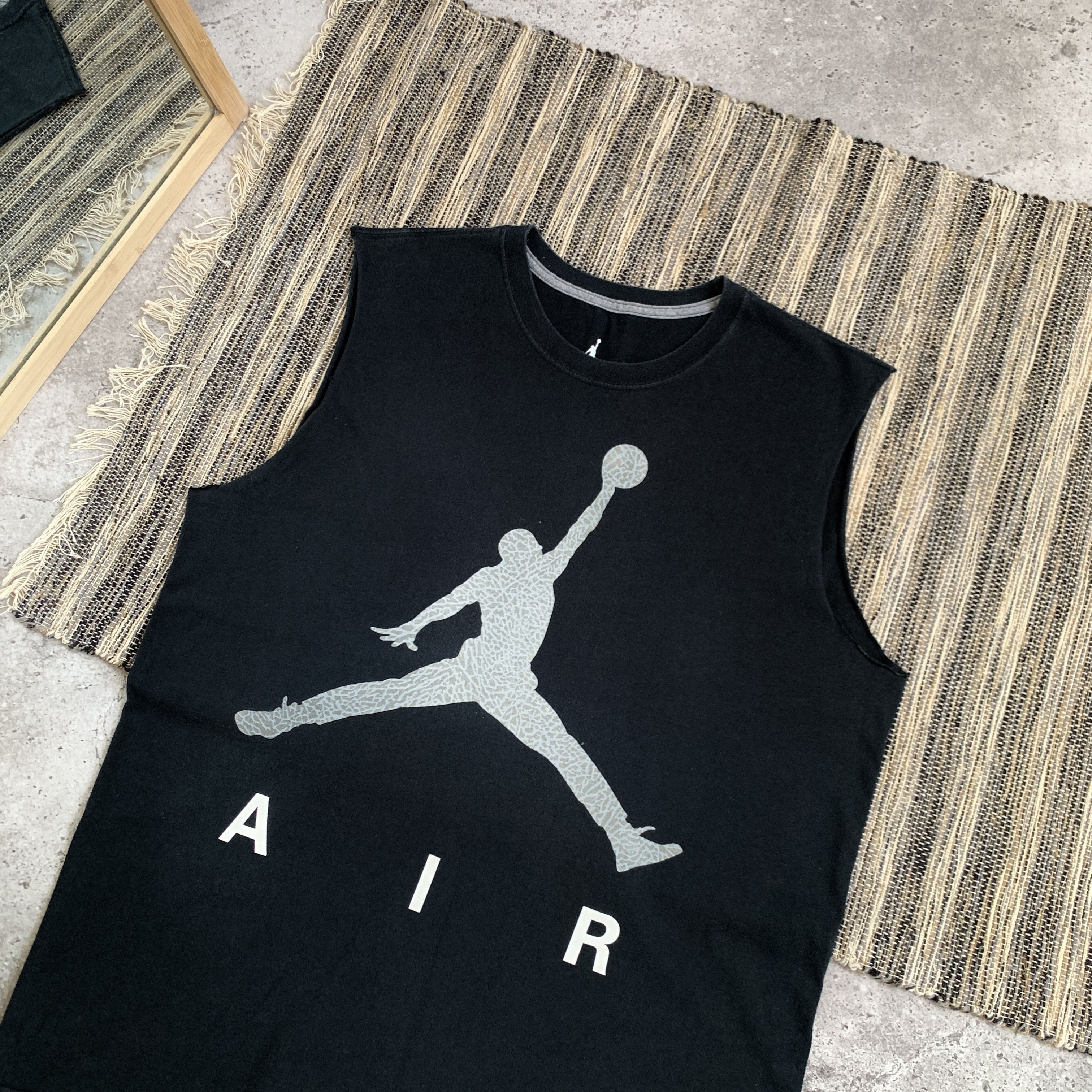 Jordan Brand Vintage Nike Air Jordan Black 90s Graphic Tank Top Tee Shirt Size US L / EU 52-54 / 3 - 3 Thumbnail